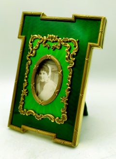 Cadre photo Guilloche Salimbeni en argent sterling et émail vert bicolore