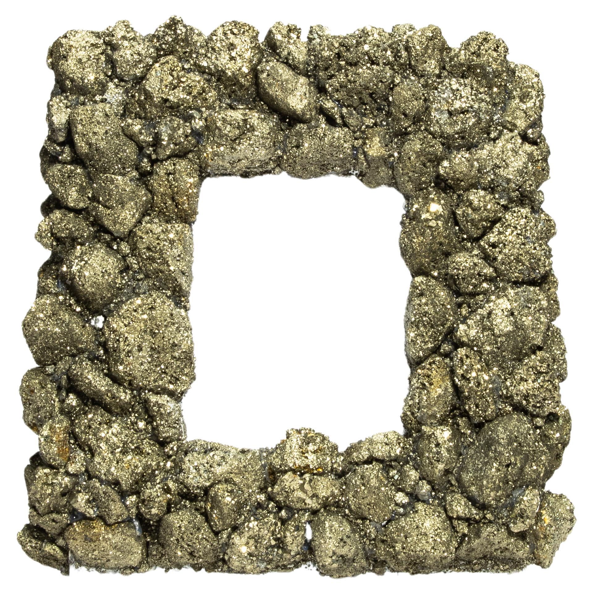Kathryn McCoy is a designer renowned for her exquisite home decor pieces that highlight the natural beauty of crystals. Beginning her career in New York City's fashion industry, Kathryn transitioned her keen eye for style into creating unique decor
