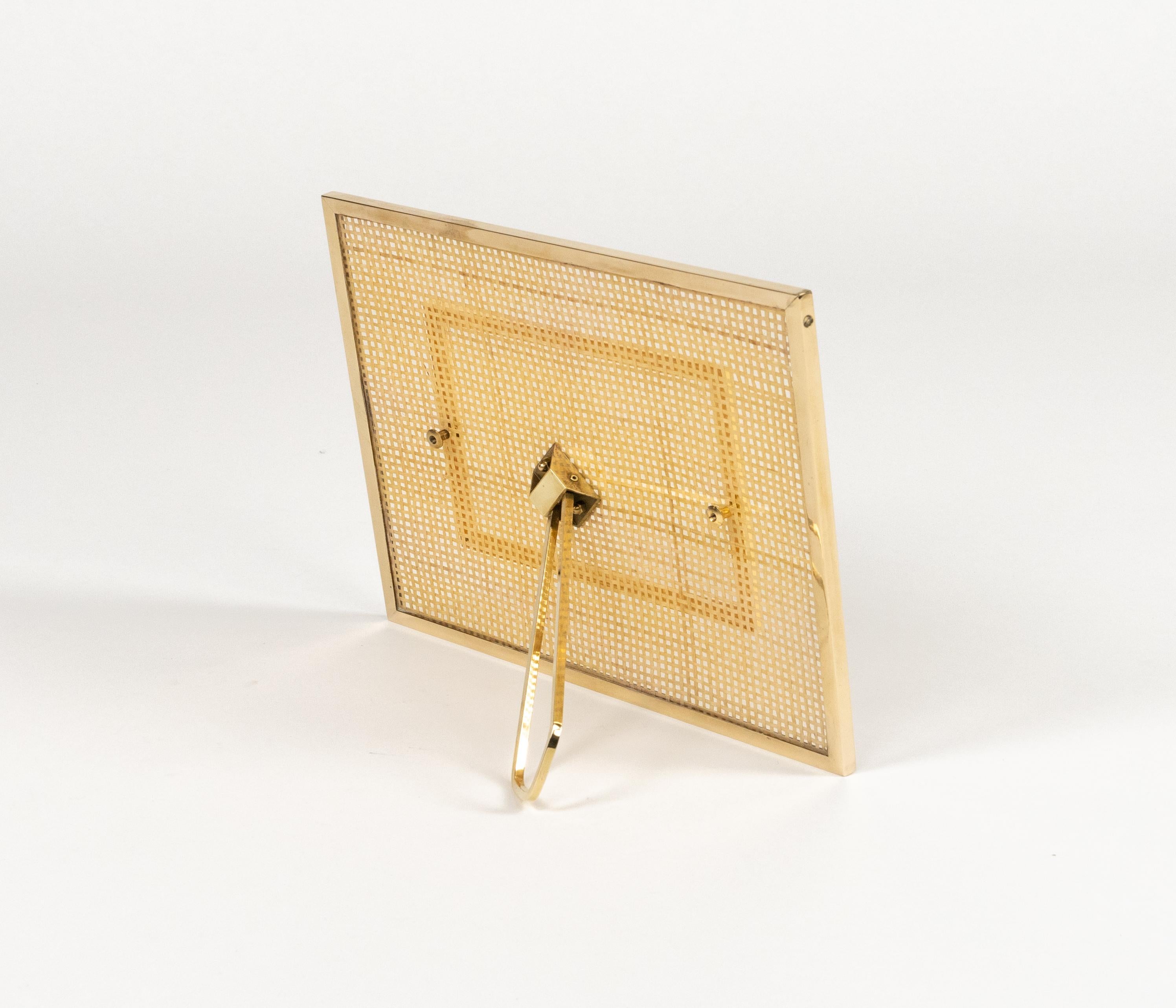 Bilderrahmen aus Lucite, Korbweide und Messing im Christian Dior-Stil, Italien 1970er Jahre im Angebot 2
