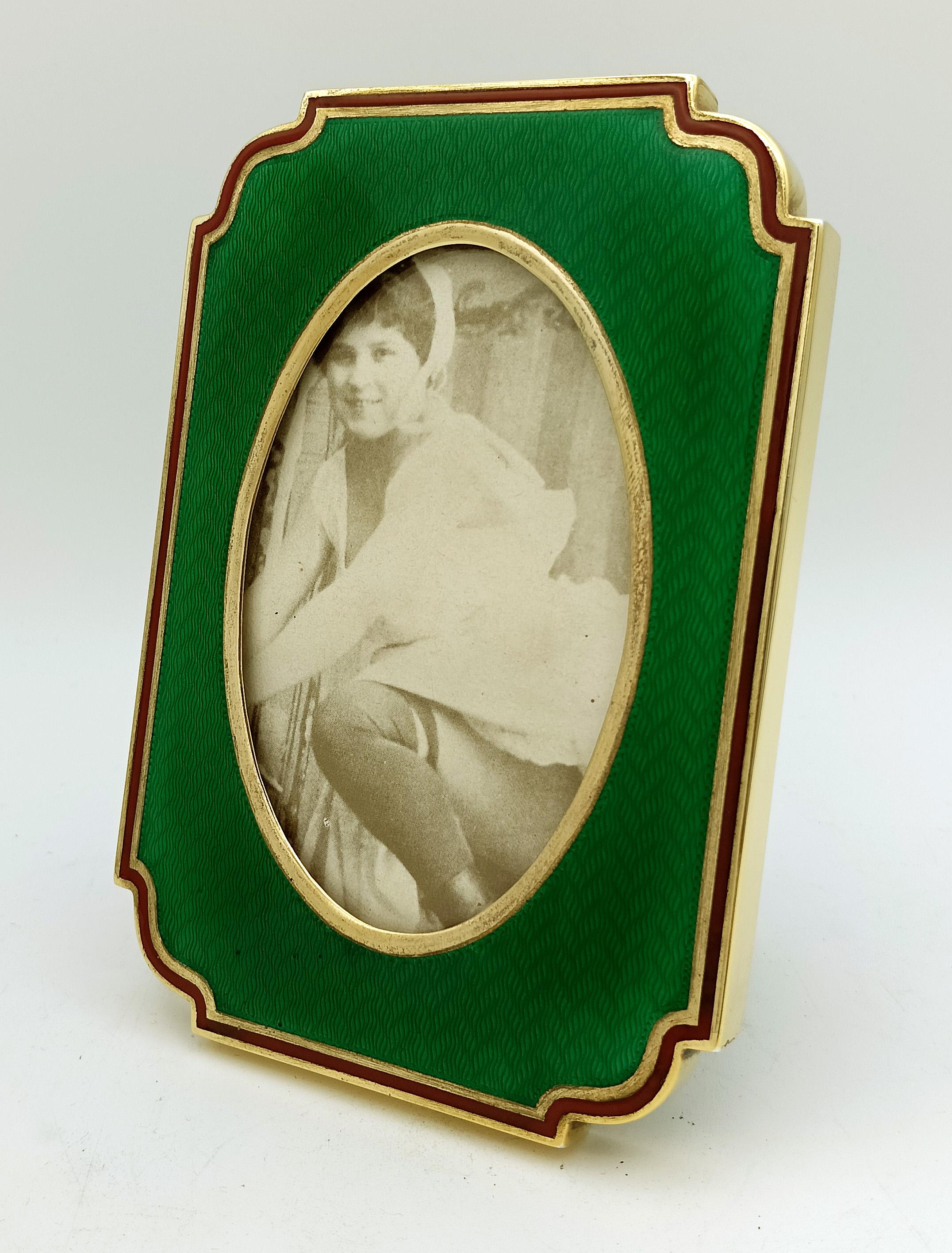 Italiano Cornice a forma di angoli Smalto verde A. Silver in vendita
