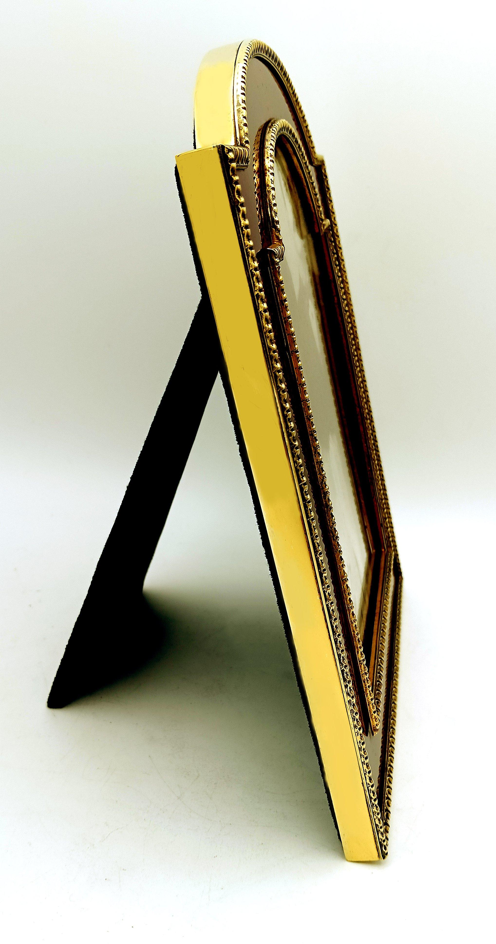 Picture Frame Silver Enamel Red on guilloche convex shaped upper side Salimbeni For Sale 2