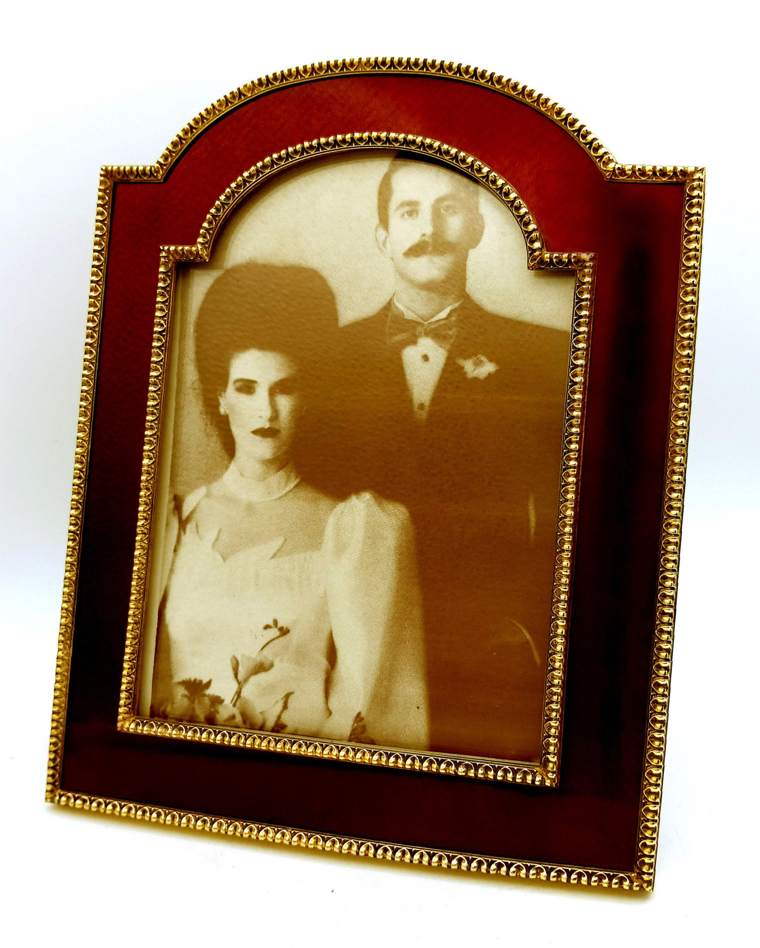 Late 20th Century Picture Frame Silver Enamel Red on guilloche convex shaped upper side Salimbeni For Sale