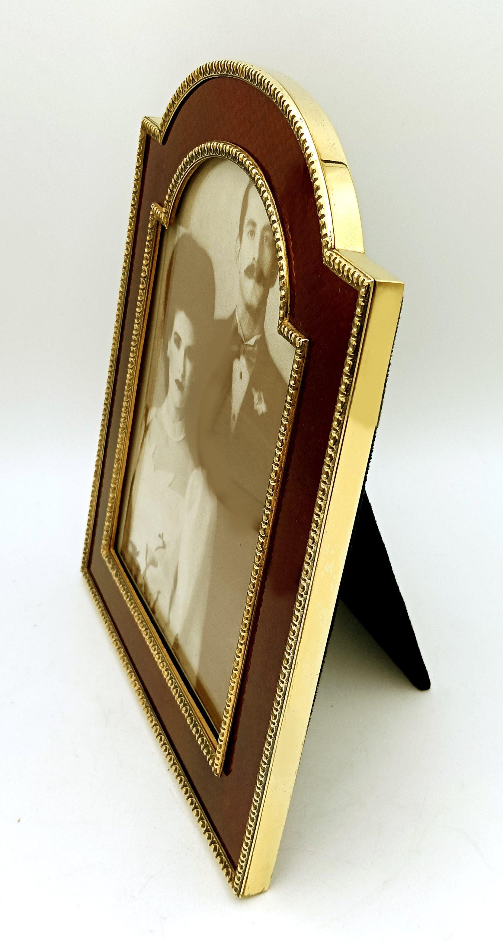 Picture Frame Silver Enamel Red on guilloche convex shaped upper side Salimbeni For Sale 1