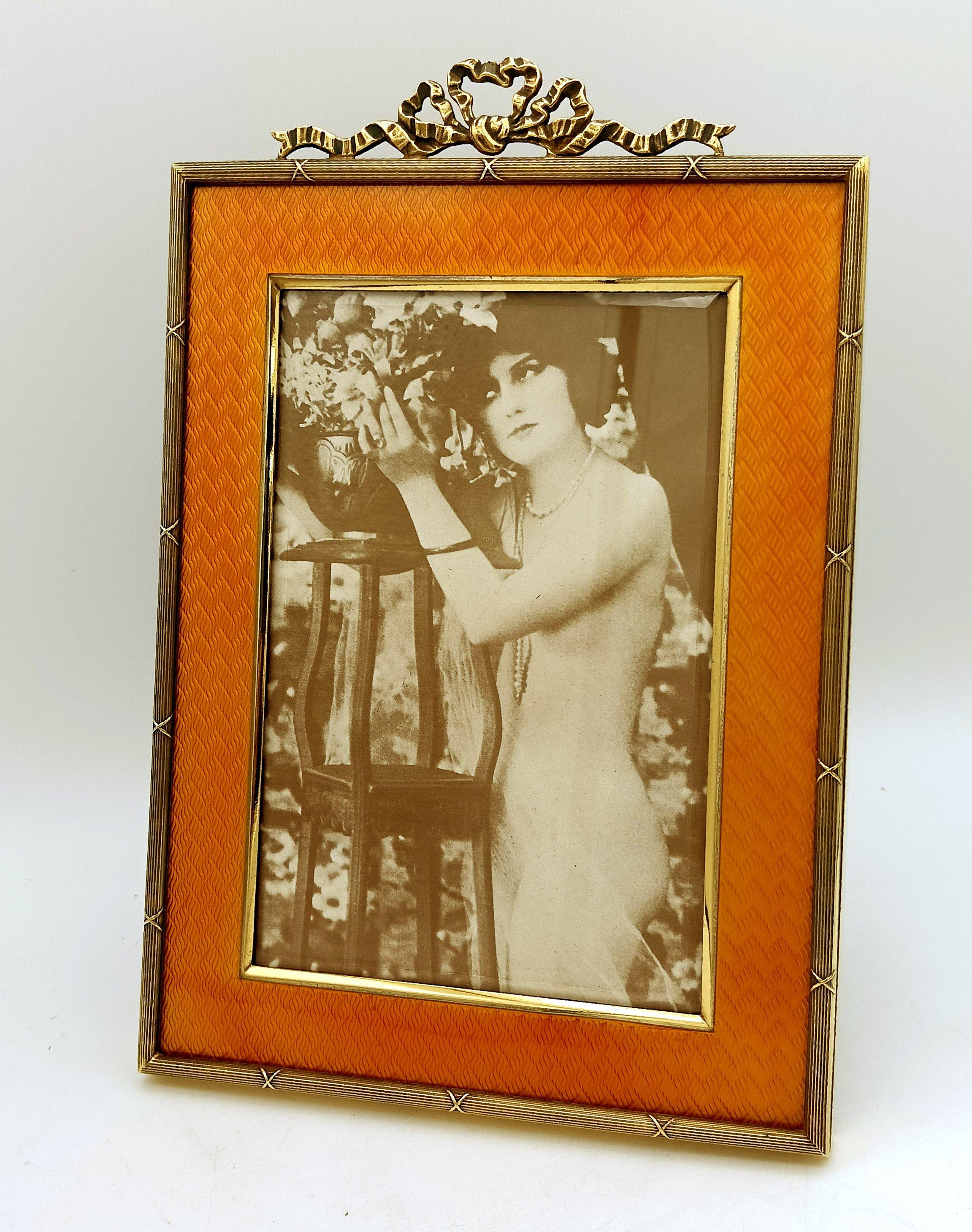 Picture Frame Silver Enamel with edges and frieze in Louis XVI style Salimbeni In Excellent Condition For Sale In Firenze, FI