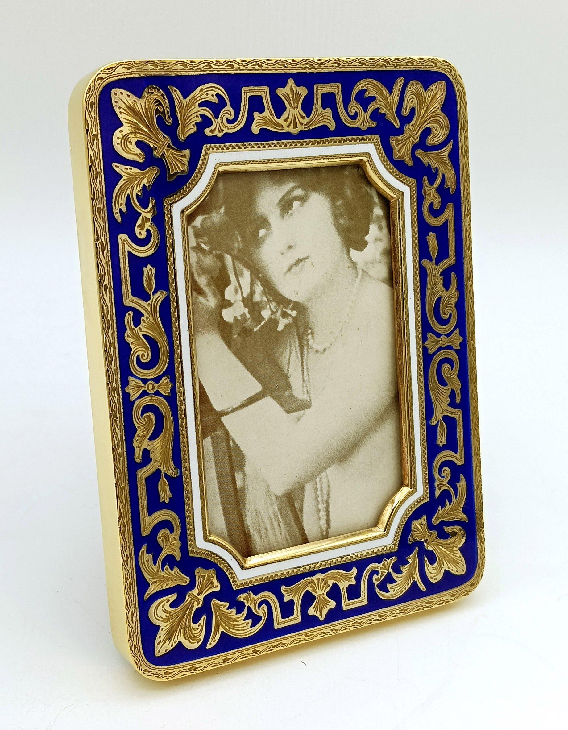 Renaissance Cadre photo en argent émaillé avec motif gravé à la main et émaillé au feu Salimbeni en vente