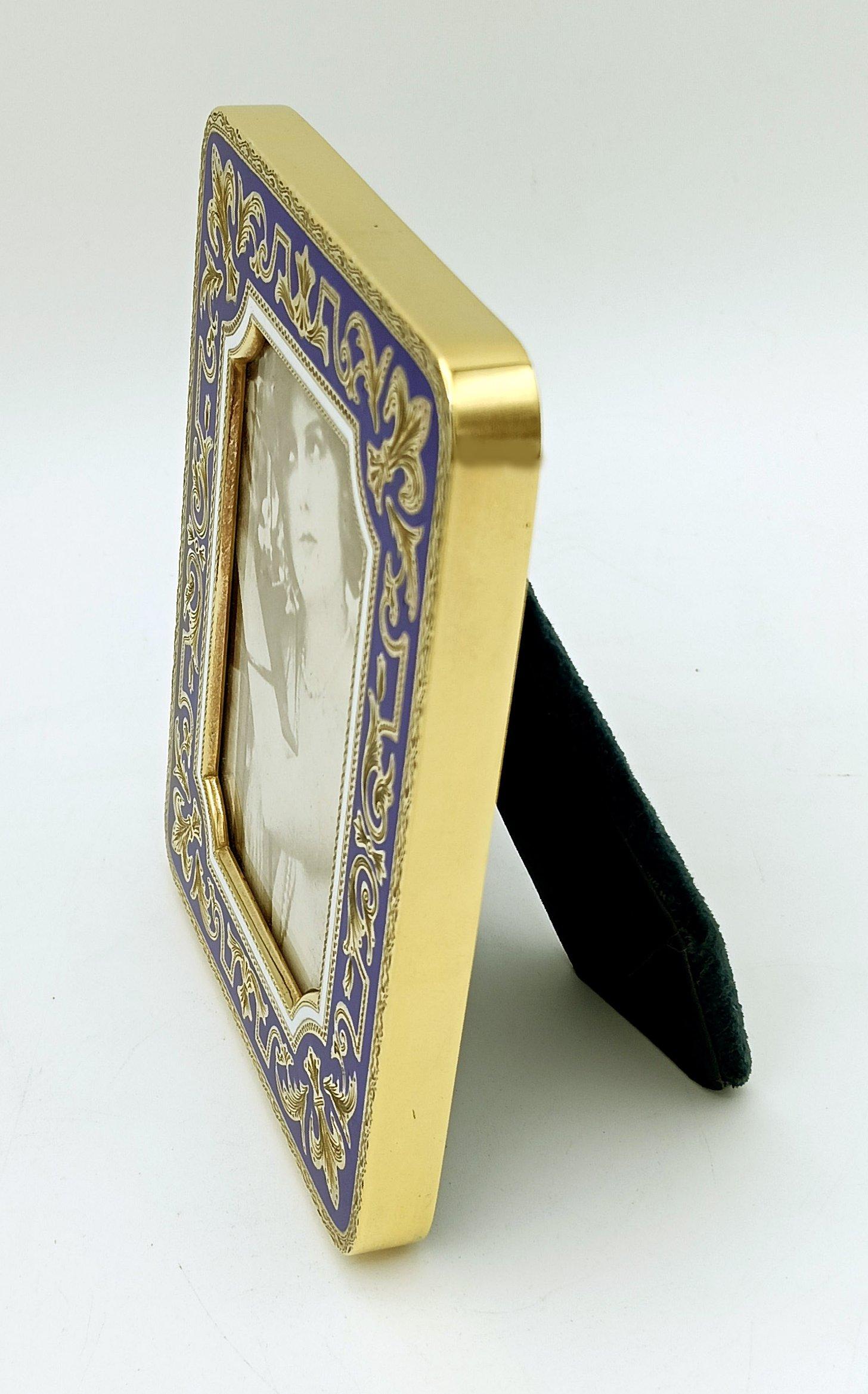 Cadre photo en argent émaillé avec motif gravé à la main et émaillé au feu Salimbeni Excellent état - En vente à Firenze, FI