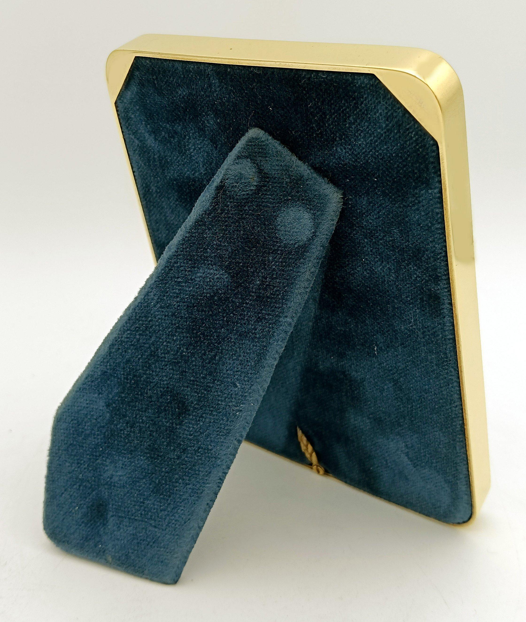 Milieu du XXe siècle Cadre photo en argent émaillé avec motif gravé à la main et émaillé au feu Salimbeni en vente