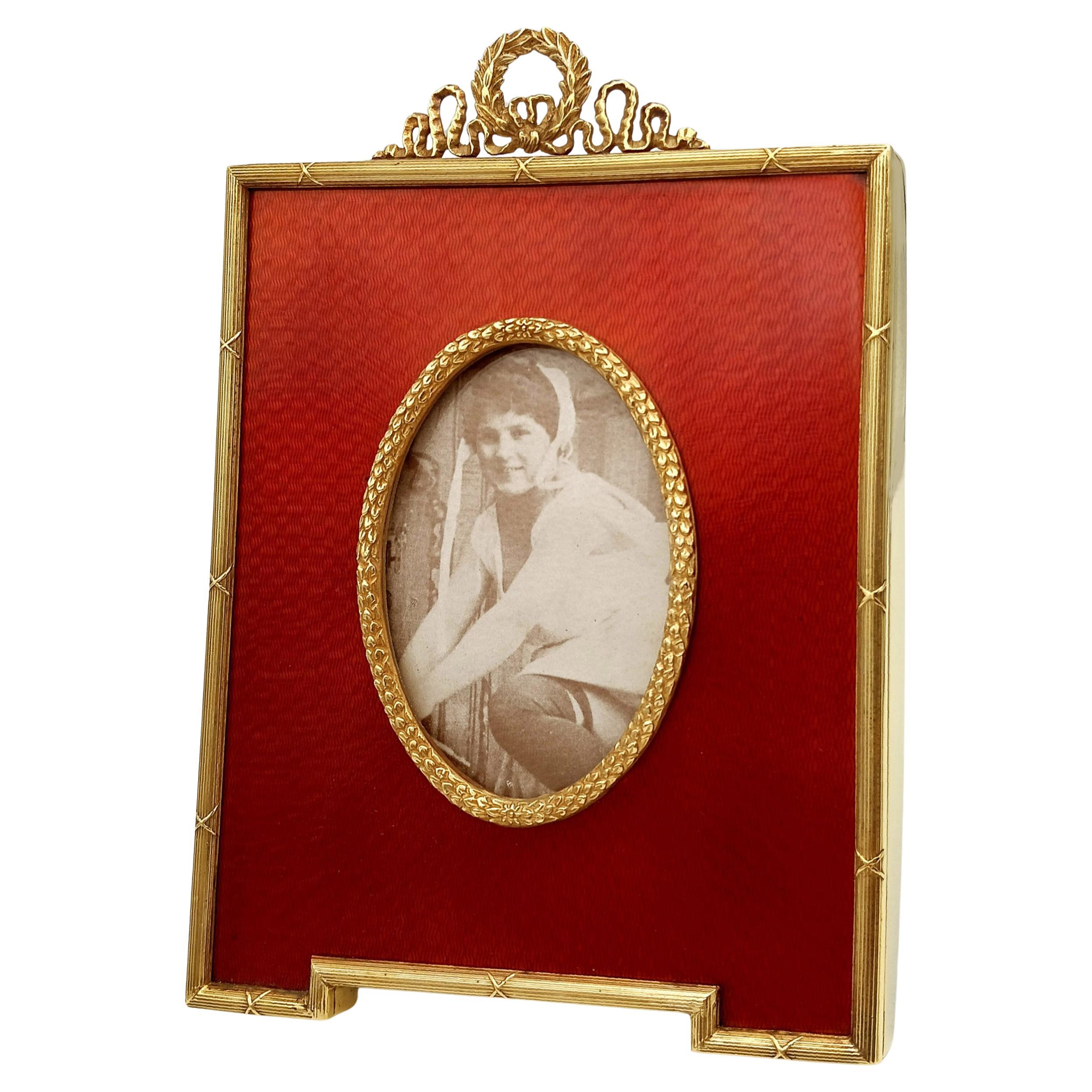 Picture Frame Silver Enameled on guilloche with feet for oval photo Salimbeni