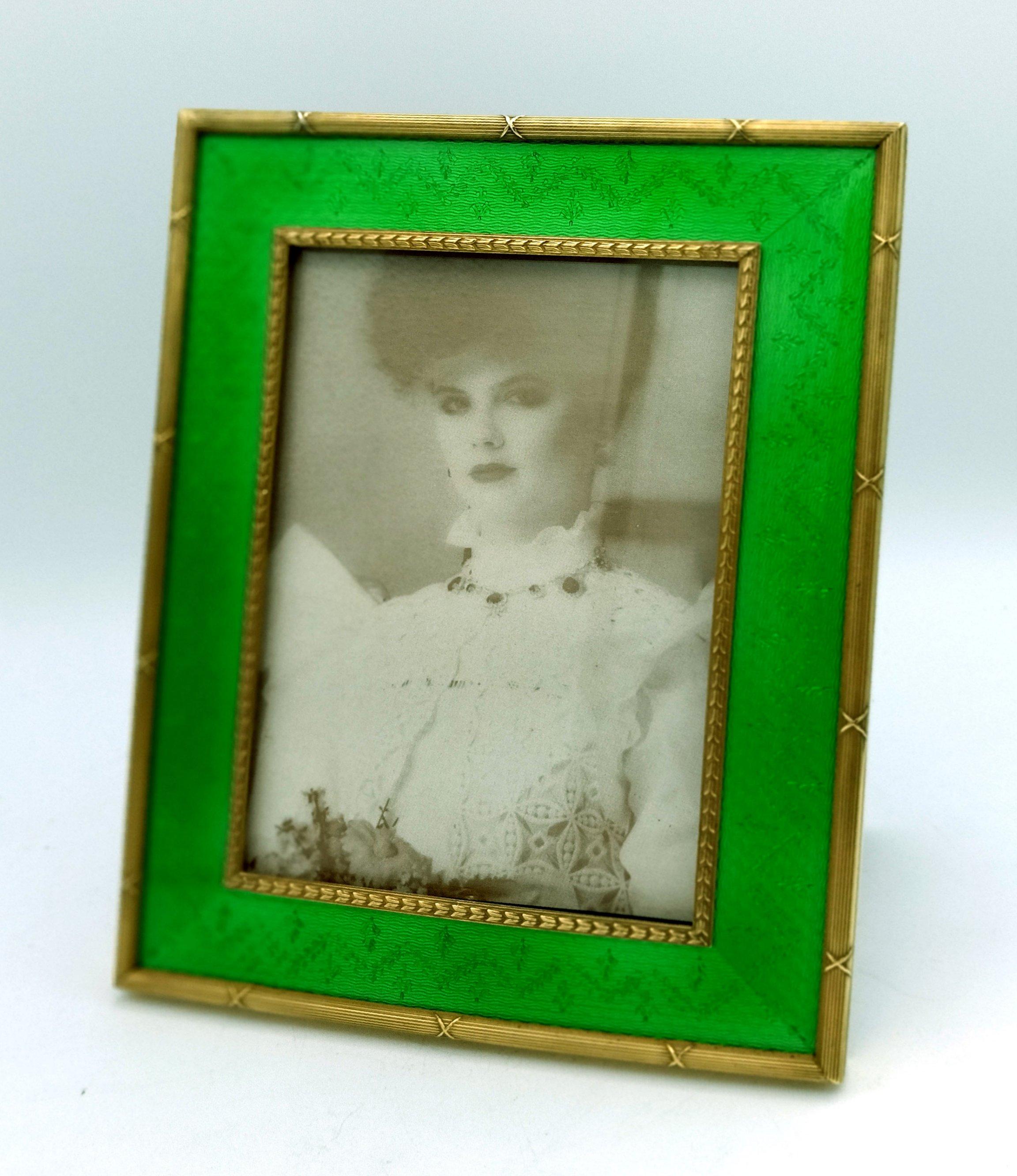 Picture Frame Silver Green Enameled with very fine hand engraving Salimbeni (Louis XVI.) im Angebot