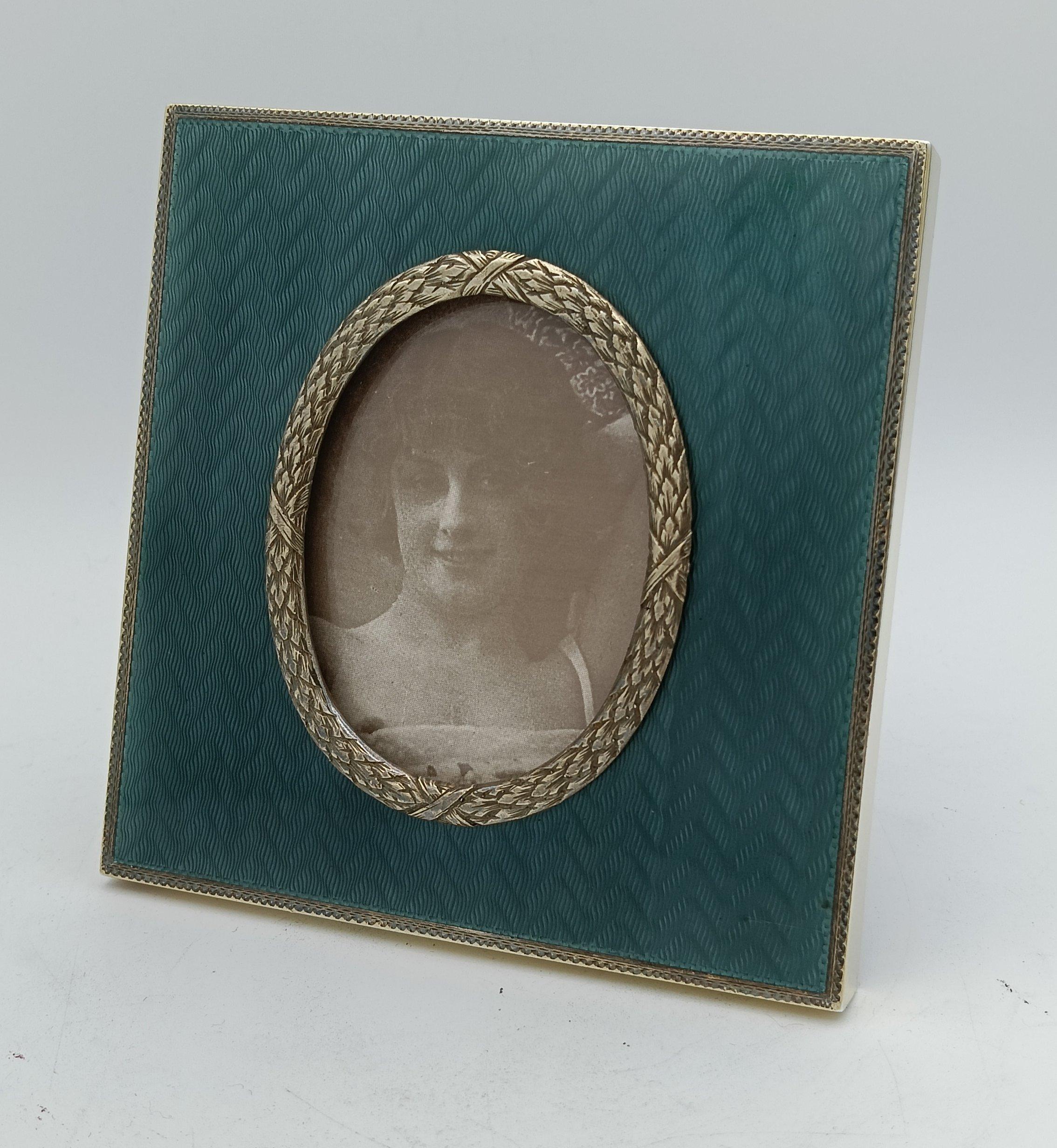 Italiano Cornice quadrata Greene & Greene ritratto ovale Argento Salimbeni in vendita