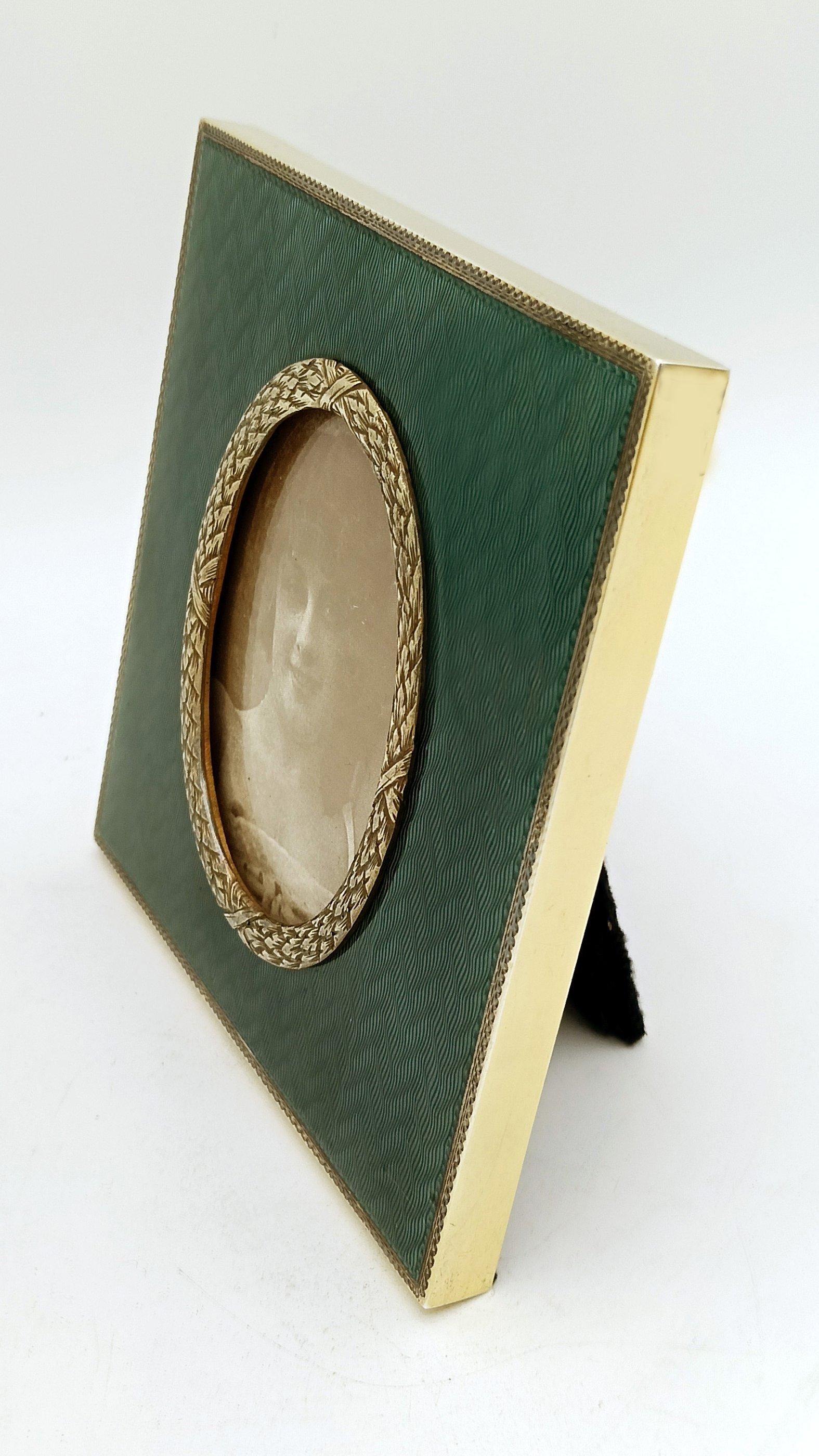 Fine XX secolo Cornice quadrata Greene & Greene ritratto ovale Argento Salimbeni in vendita