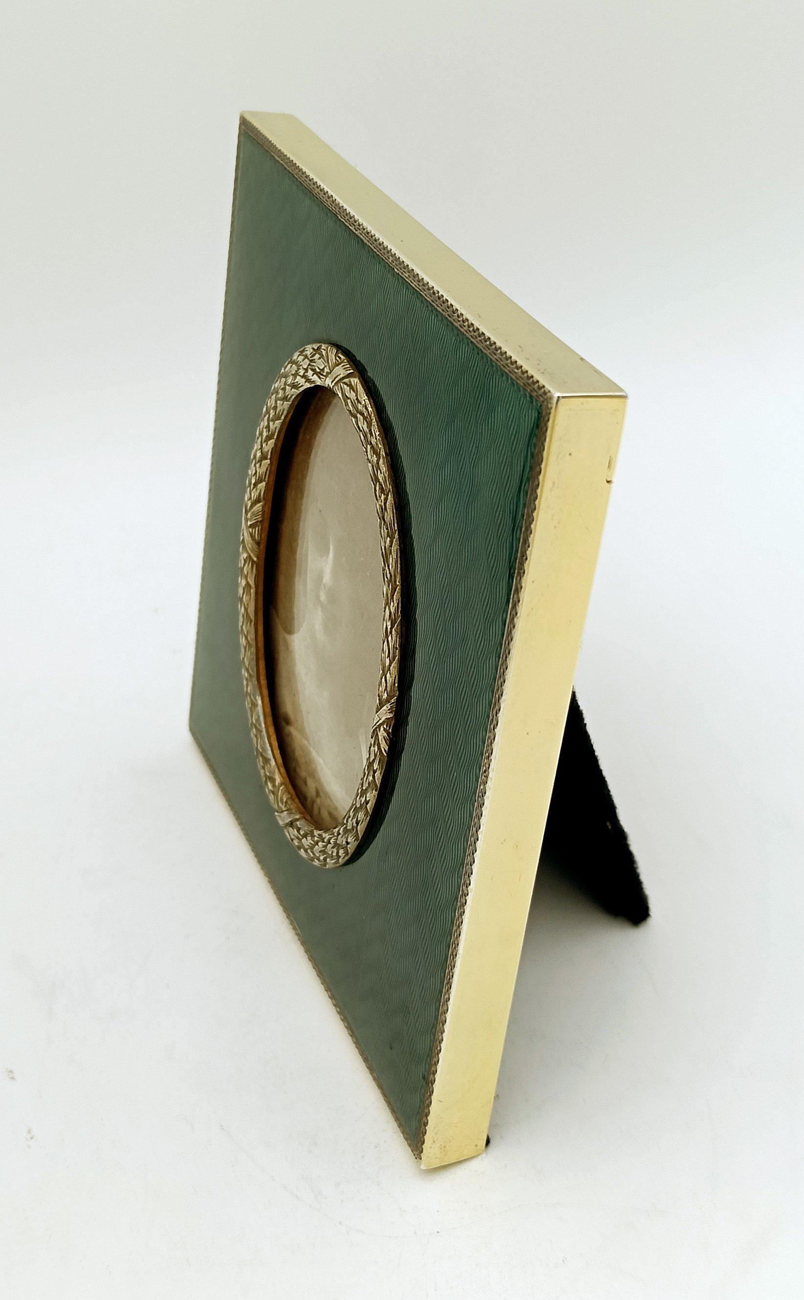 Placcato oro Cornice quadrata Greene & Greene ritratto ovale Argento Salimbeni in vendita
