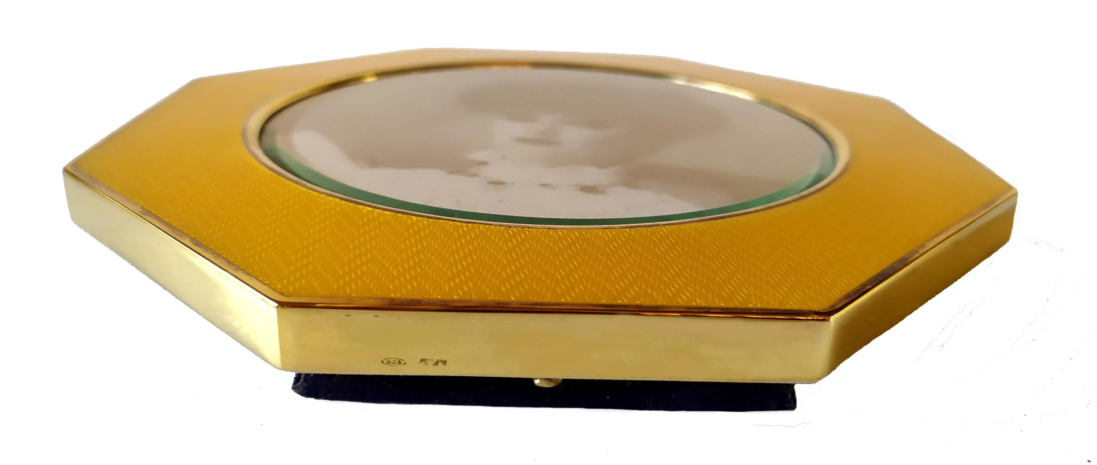 Marco Plata de Ley Octogonal Esmalte Amarillo Salimbeni finales del siglo XX en venta