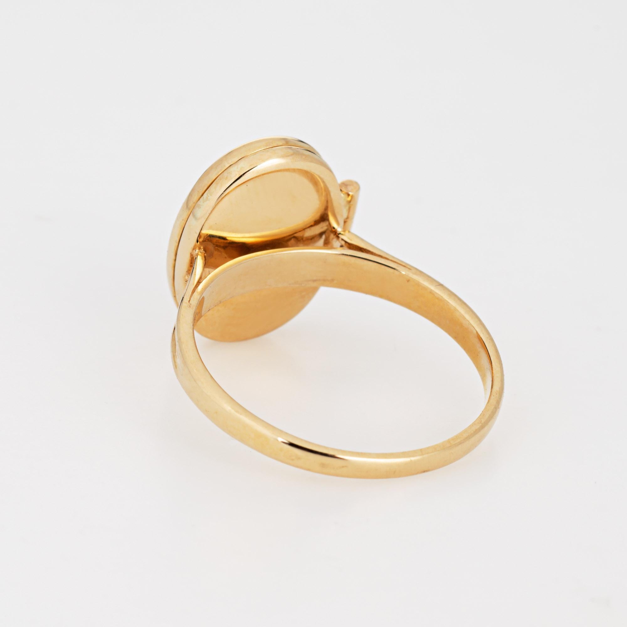 Bague médaillon photo en or jaune 14 carats, taille 8, compartiment secret ovale ouvrant des bijoux Pour femmes en vente