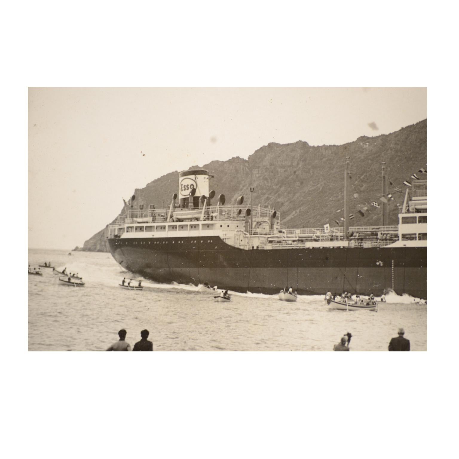 1950 Vintage Pictures Depicting Three Ships Launching (Photos d'époque représentant trois navires en train d'être mis à l'eau)  Shipyards Riva Trigoso en vente 13