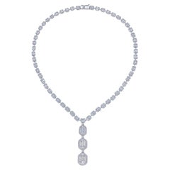 Collier de diamants en forme de pièce et illusion d'émeraude tout autour de diamants de 12,50 carats