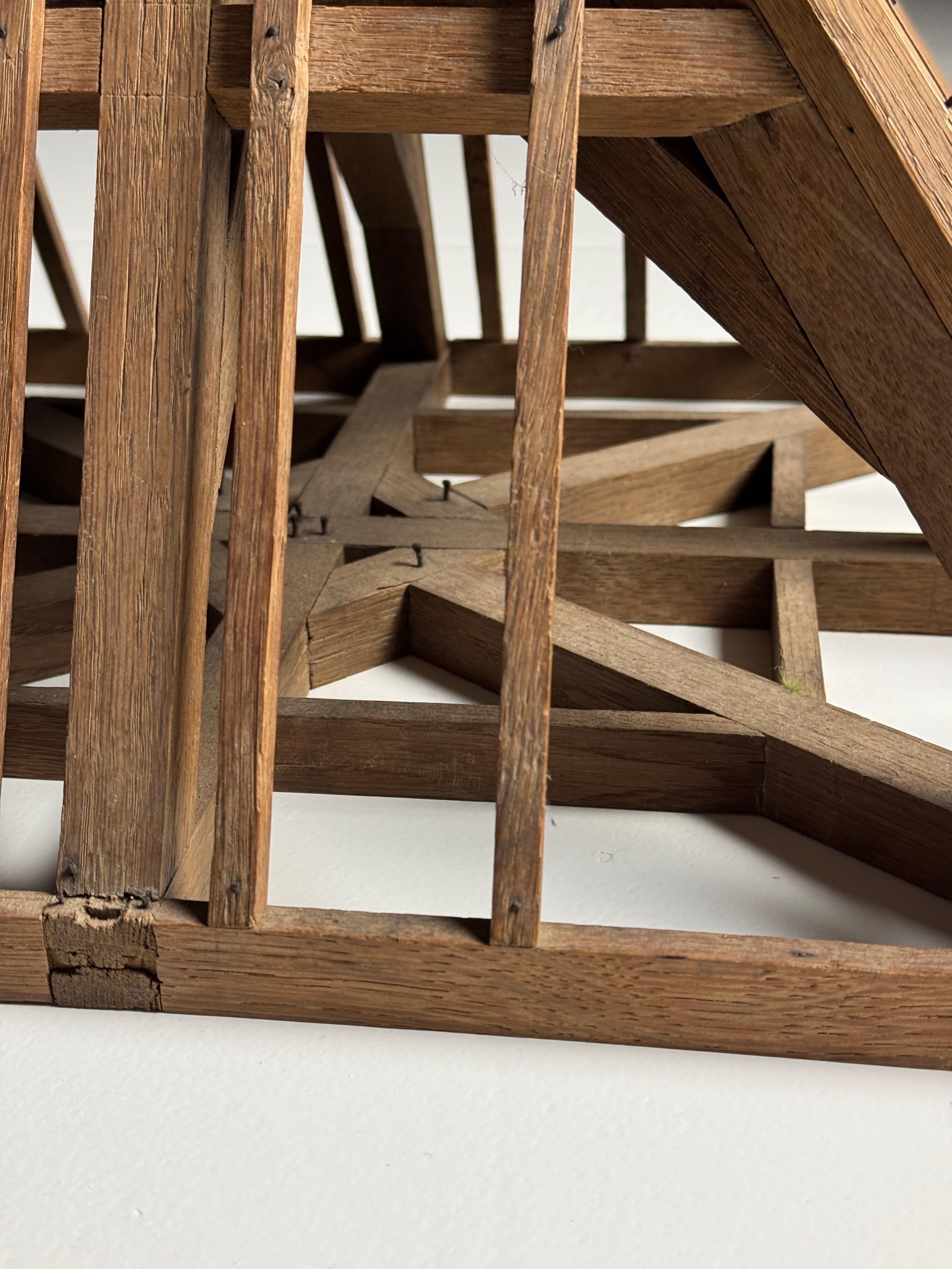 Piece de Maitrise, modèle de toit architectural Bon état - En vente à MILL, NL