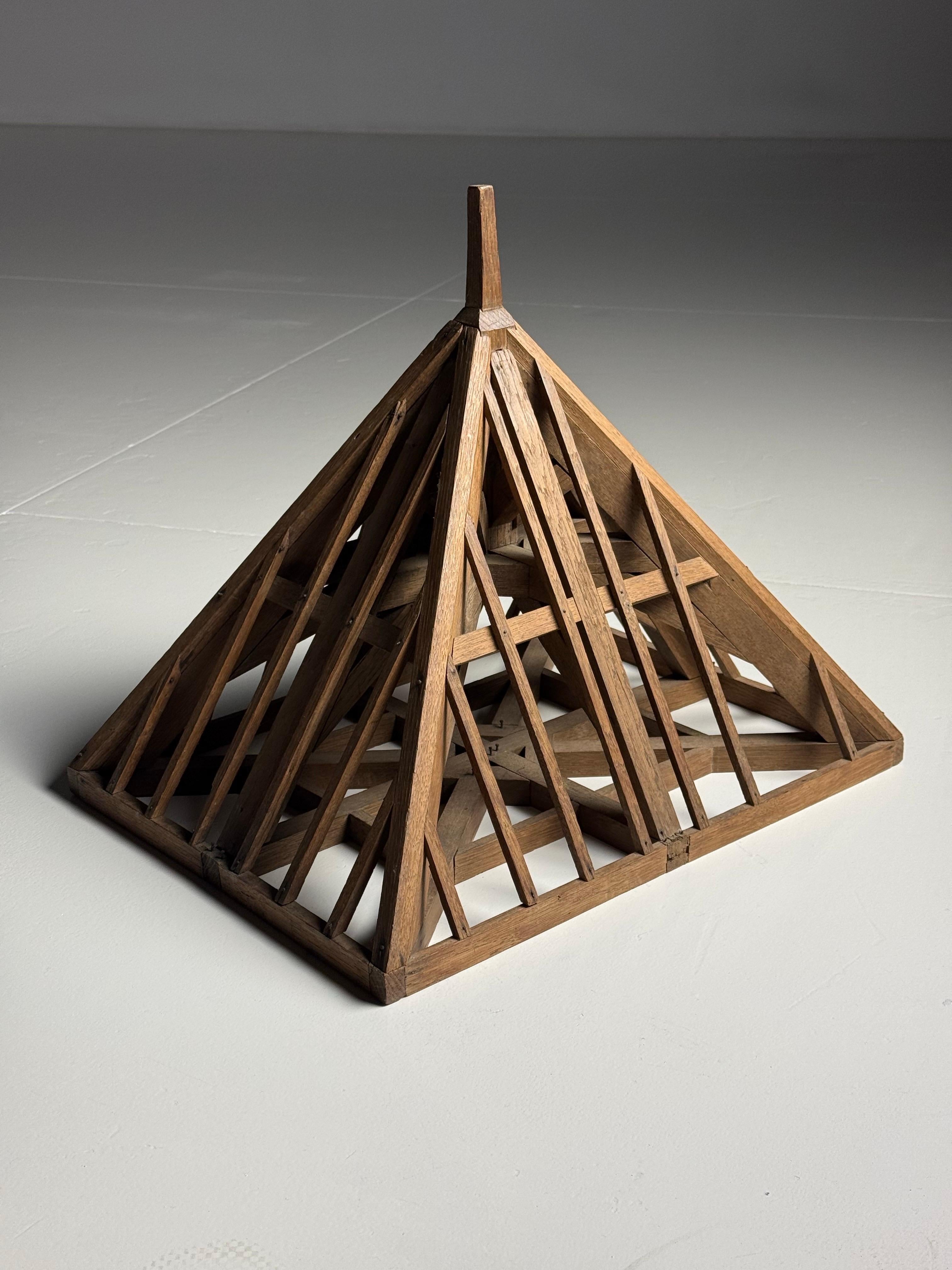 20ième siècle Piece de Maitrise, modèle de toit architectural en vente
