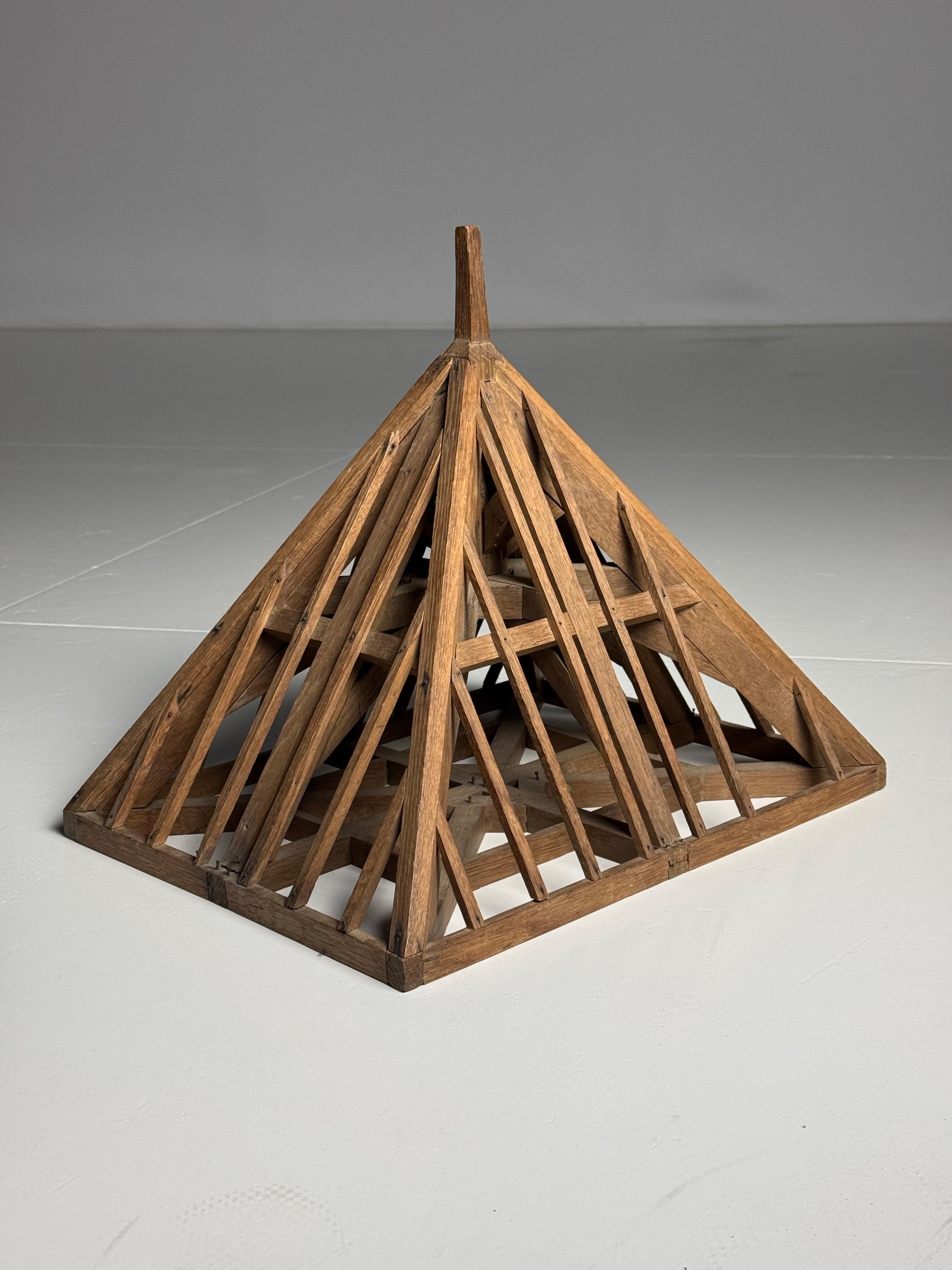 Piece de Maitrise, modèle de toit architectural en vente 1