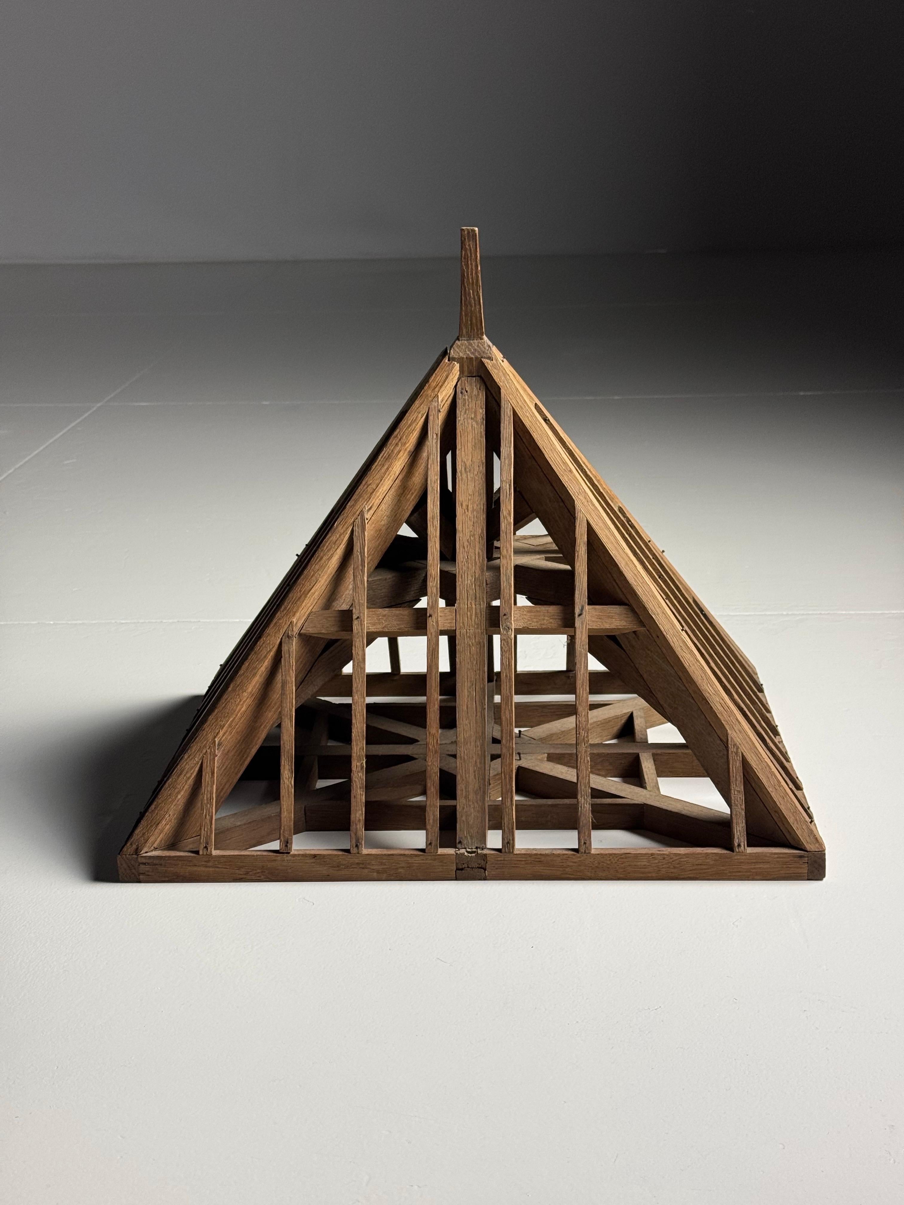 Piece de Maitrise, modèle de toit architectural en vente 2