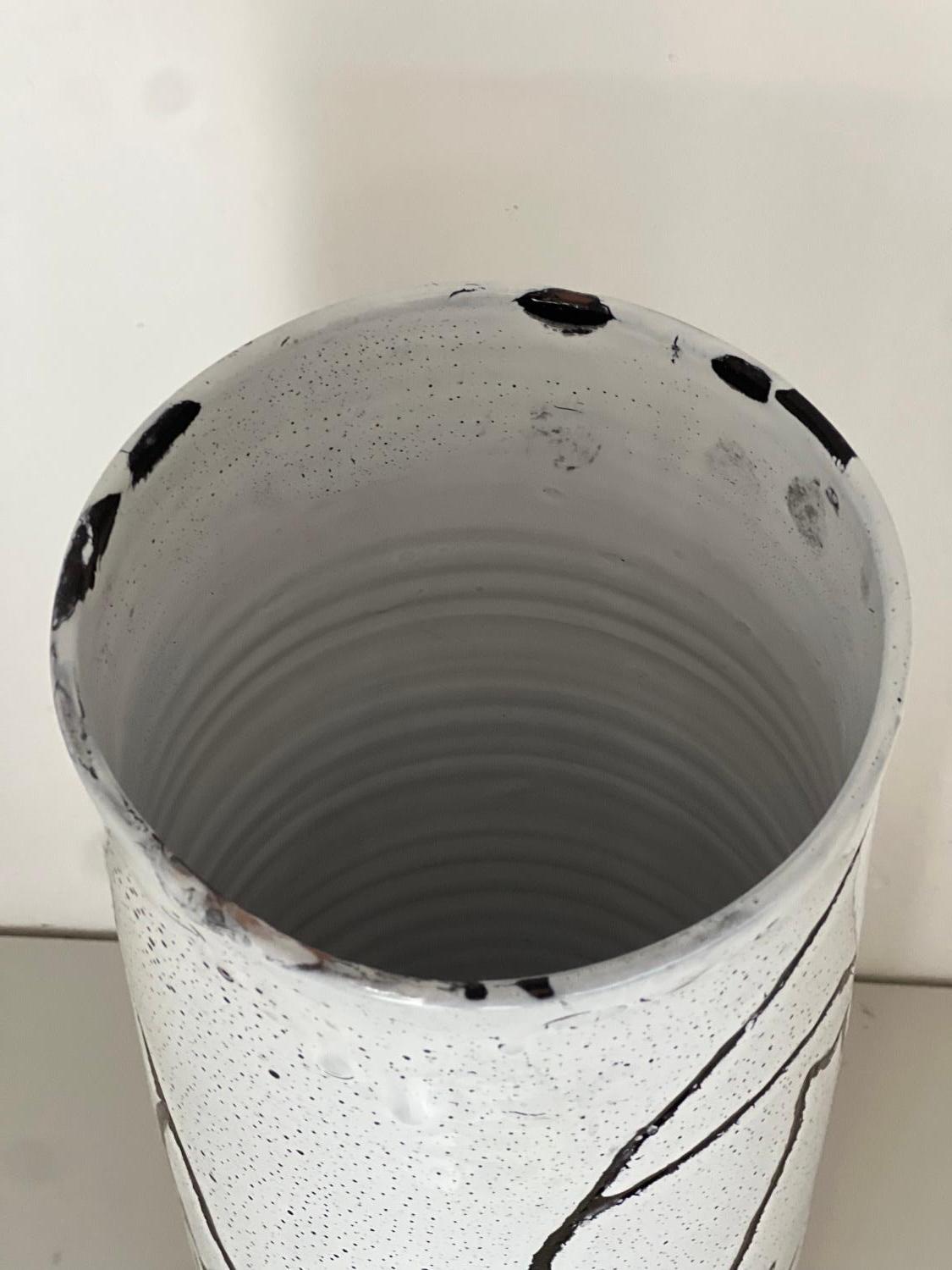 Pieza Jarrón de cerámica único, pintado a mano por Antonio Marras, coleccionable italiano Siglo XXI y contemporáneo en venta