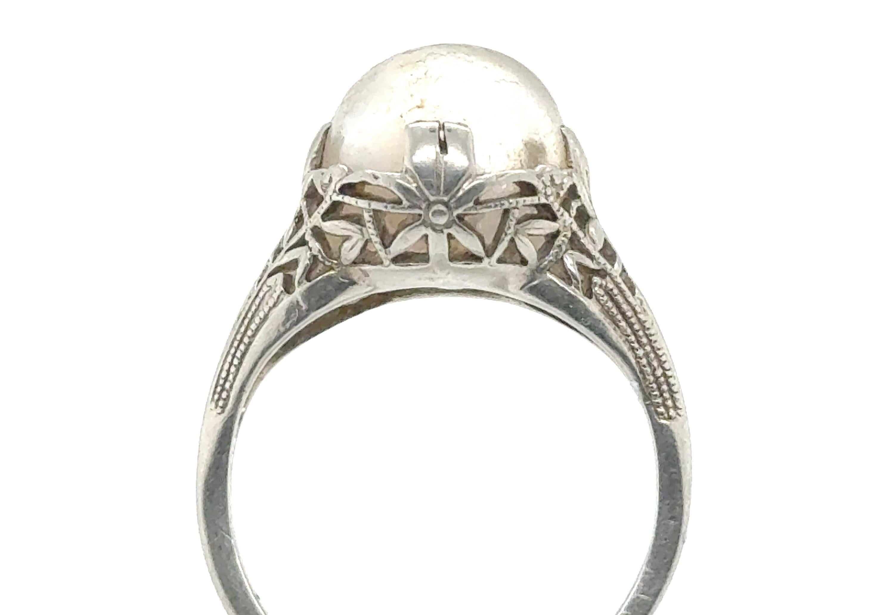 Vintage Style Pieces of Opal Gemstone 18K White Gold Cocktail Crystal Ball Ring



Vintage Style Setting

Pieces of Genuine Opal Gemstone Encased in 