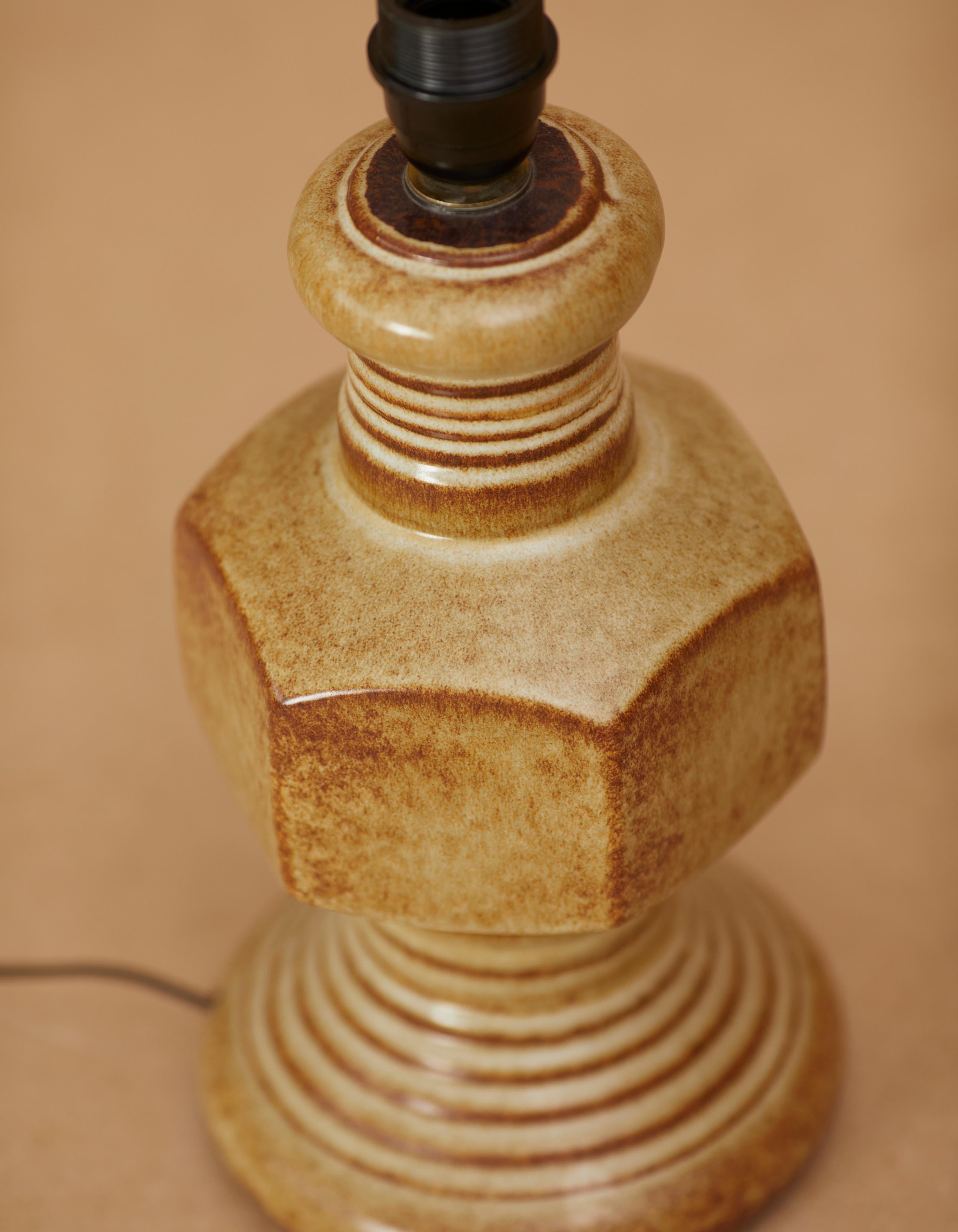 Pied de lampe en céramique en forme d'écrou vintage circa 1970 For Sale 2