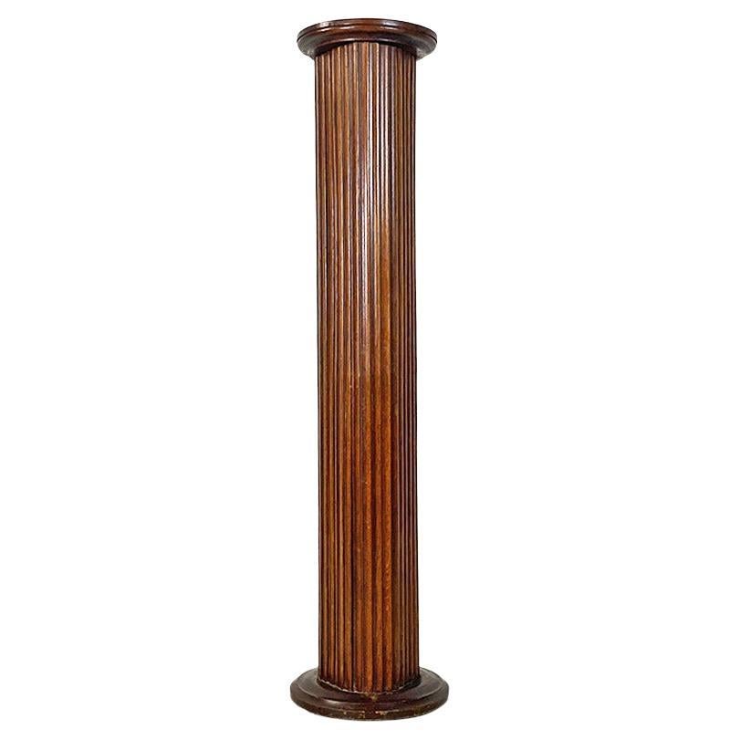 Pedestal or column display stand, wooden, early 1900s