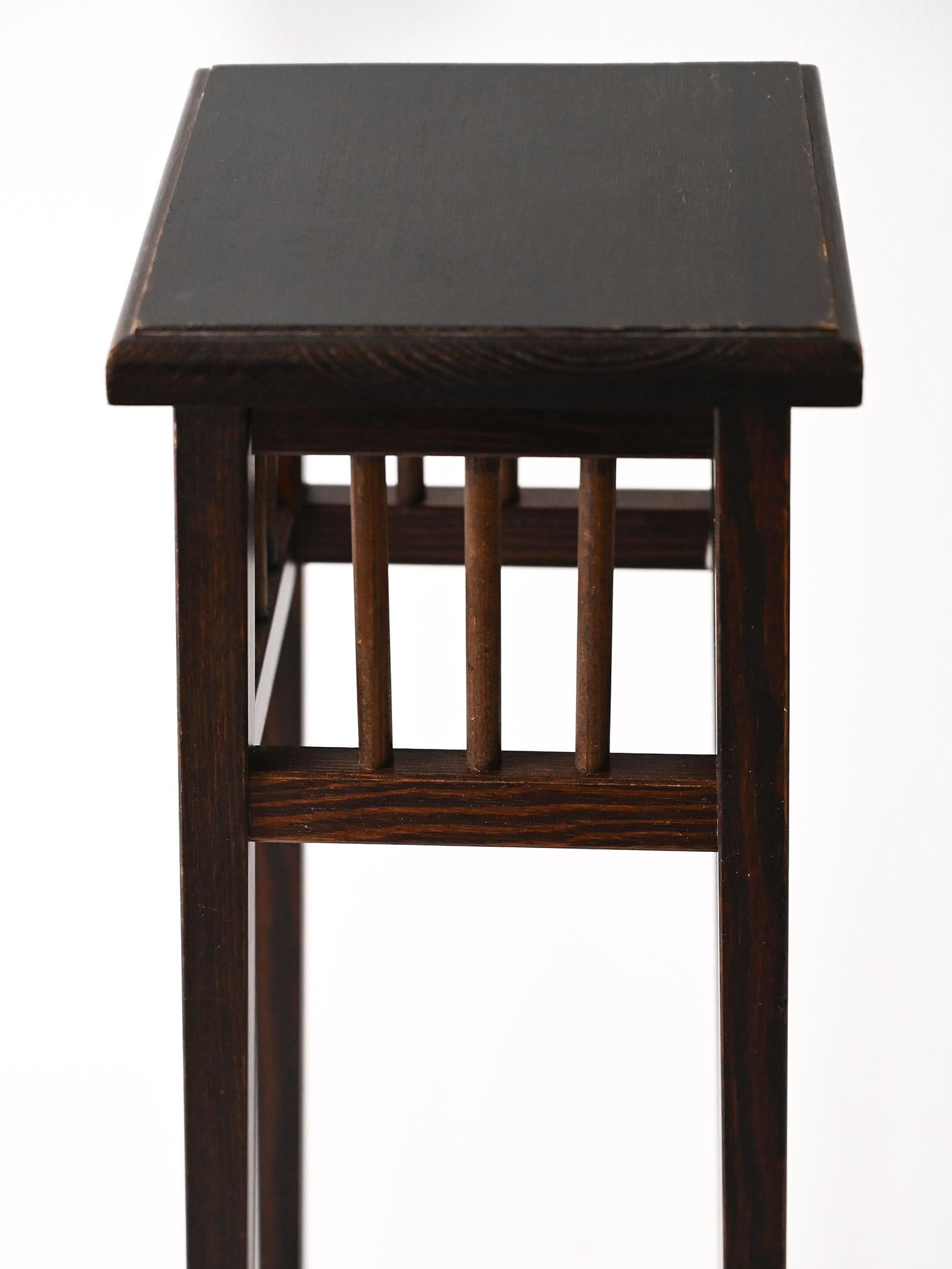 Swedish Piédestal vintage en bois suédois en vente