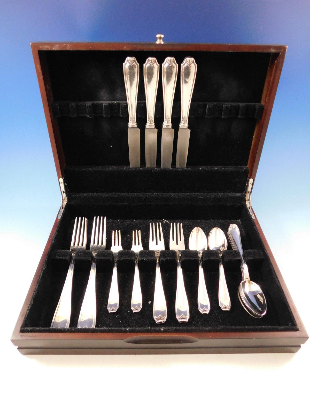 Rare Dinner size Piedmont by Buccellati Italy Silverplated Flatware set, 24 pieces. This set includes:

4 Dinner Size Knives, 9 7/8