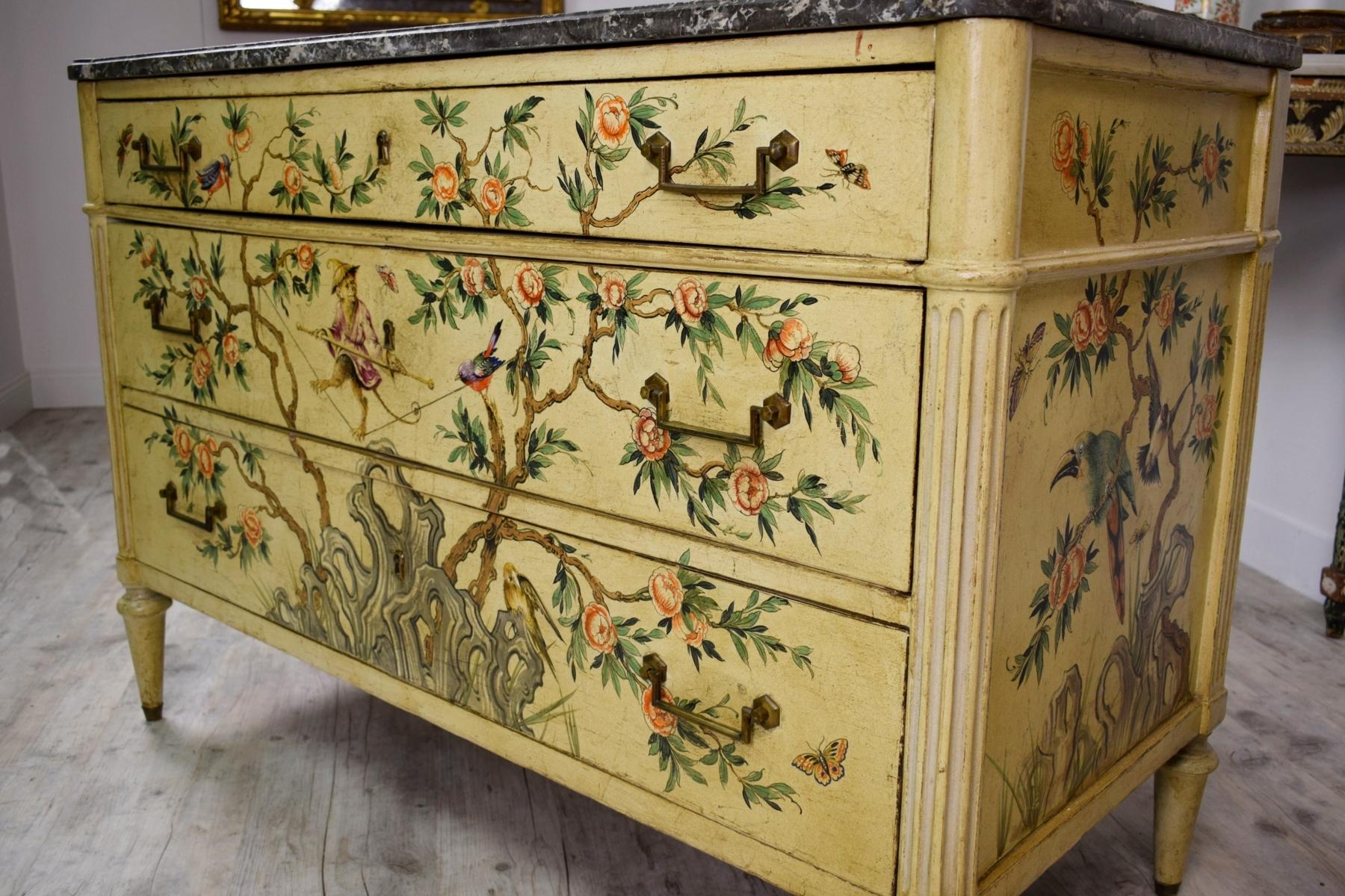 Piedmont Chinoiserie Lacquered Wood Chest of Drawers, 18th Century 10