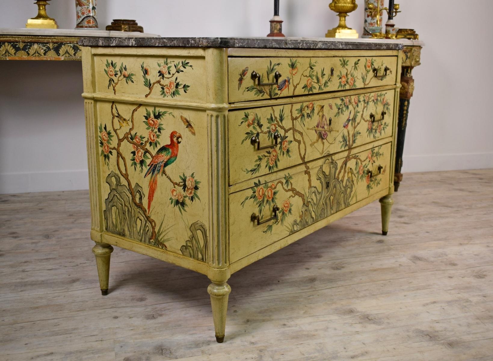 Piedmont Chinoiserie Lacquered Wood Chest of Drawers, 18th Century 3