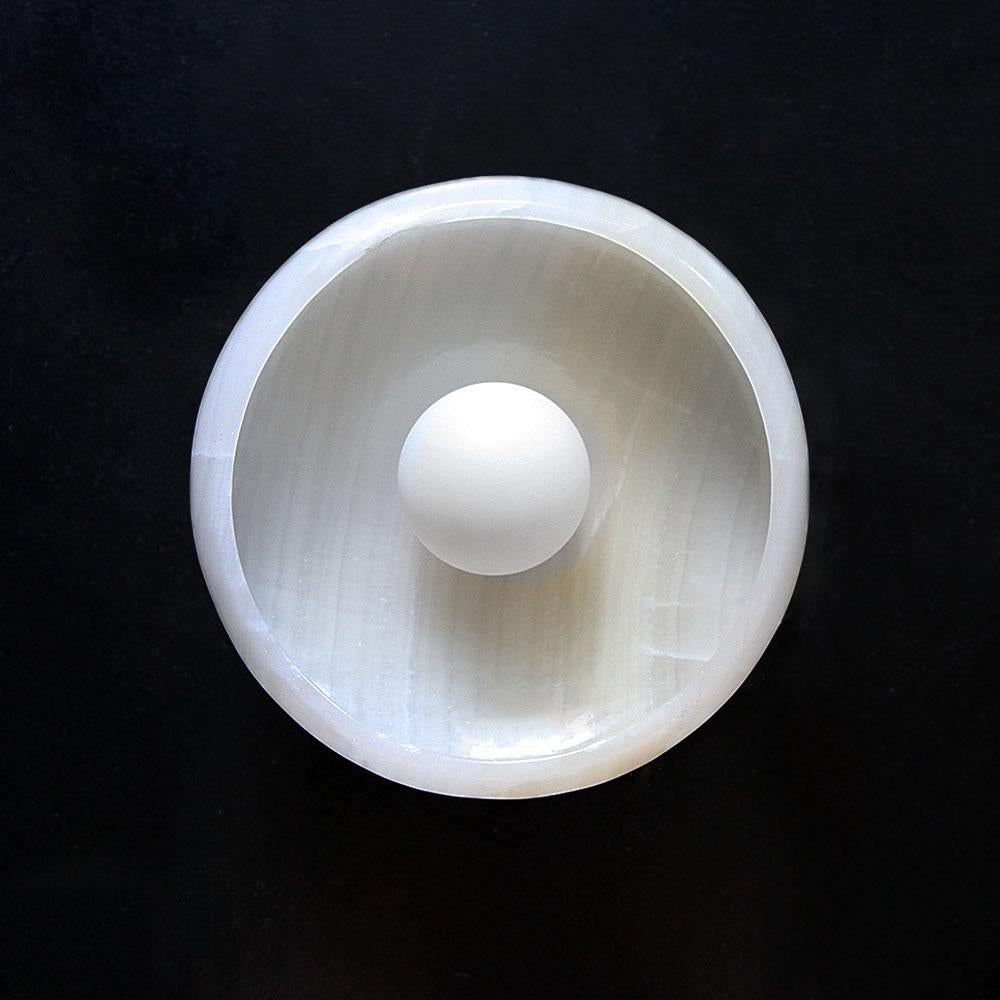 Mid-Century Modern Sconce in Hand Carved Milk Onyx, Piedra Lighting Collection For Sale