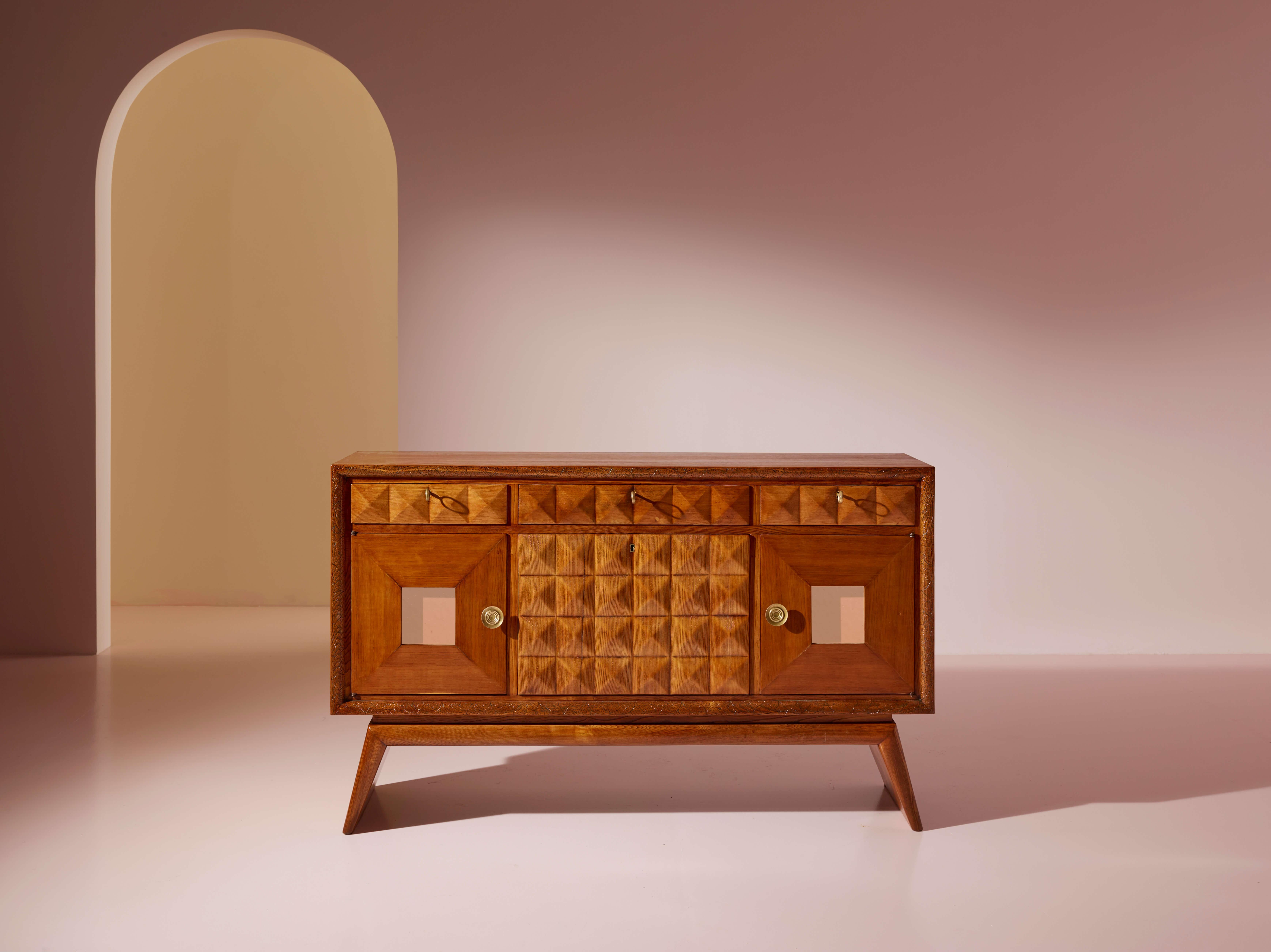 Pieluigi Colli carved oak sideboard with mirrored inserts, Italy, 1940s In Good Condition For Sale In Chiavari, Liguria