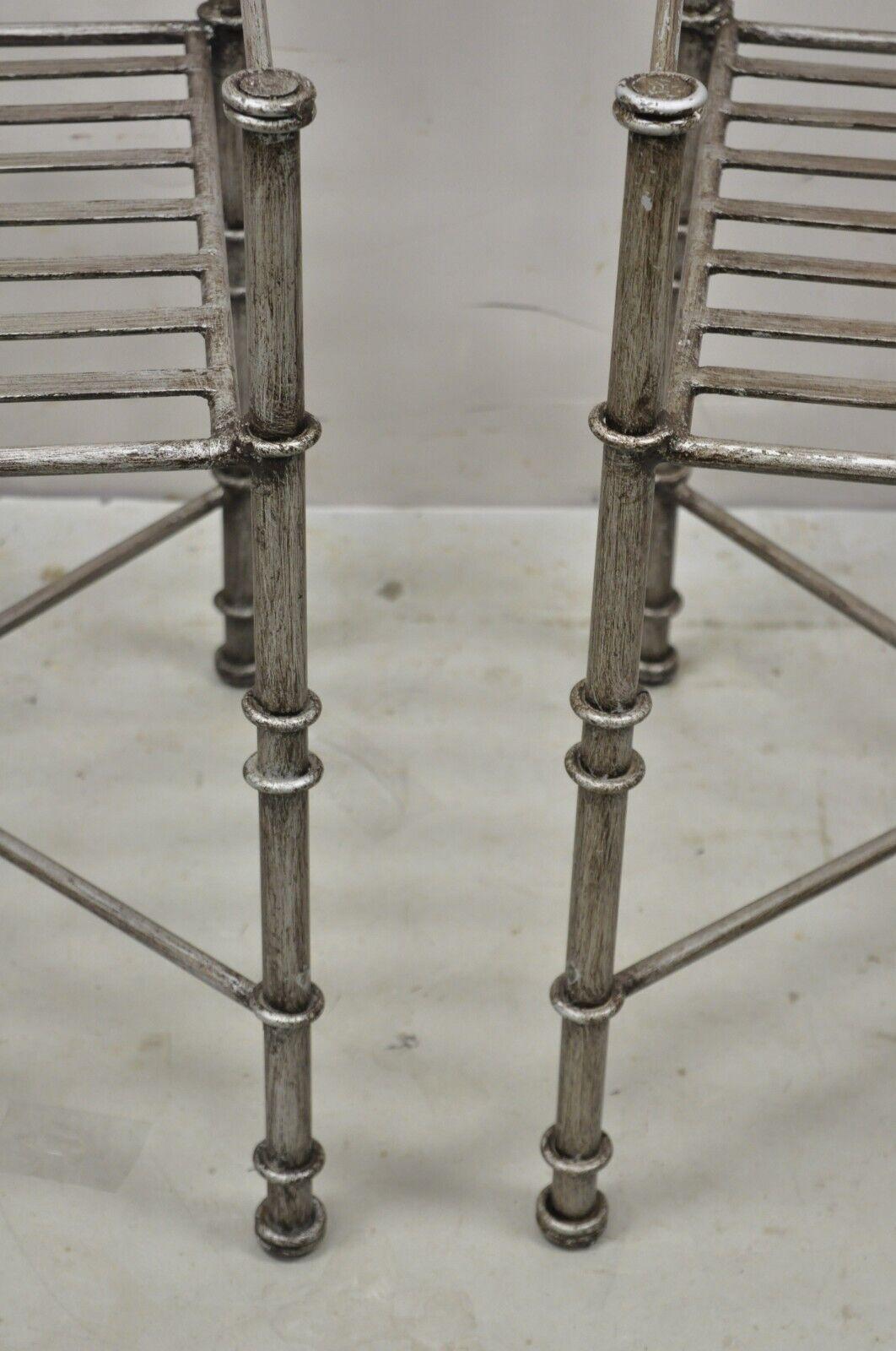 Pier 1 Medici Chaises latérales de salle à manger en fer forgé étain - une paire en vente 3