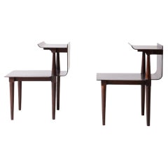 Pier Giacomo e Achille Castiglioni  Elegante coppia di tavolini da salotto