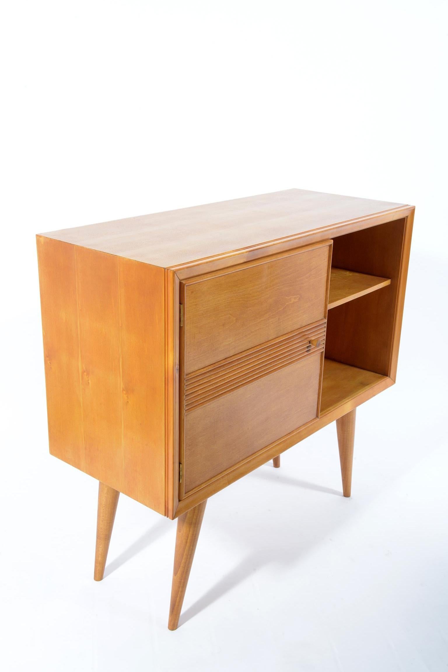Mid-Century Modern Pier Giulio Magistretti Italian Pair of Mid-Century Bed Side Table or Cabinets