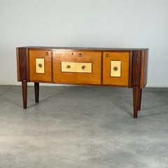 Pier Luigi Colli by Montina Italienisches Sideboard aus Eiche, Messing und Pergament, 50er Jahre