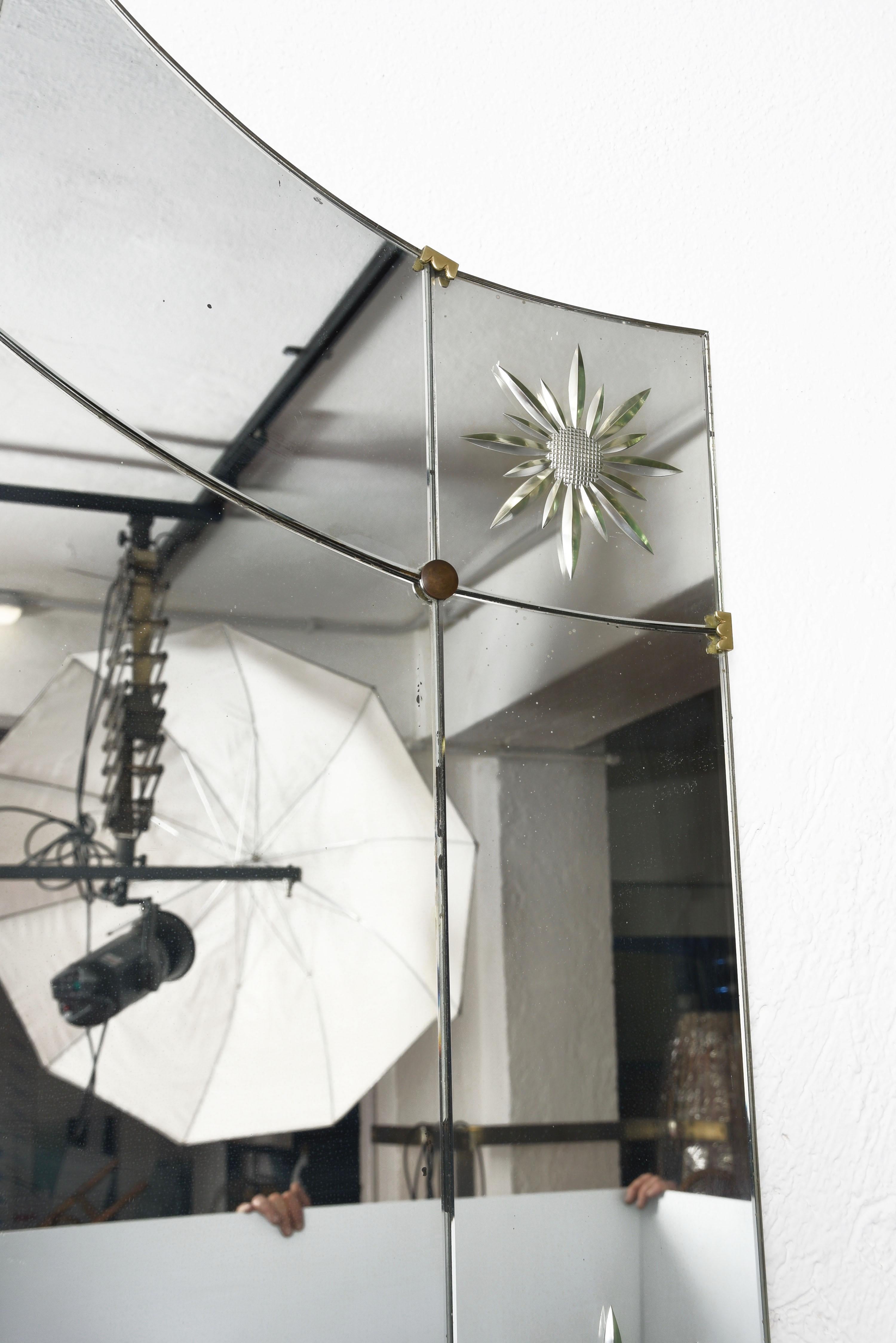 Italienischer Mid-Century Modern-Spiegel mit Konsole von Luigi Colli für Cristal Art  im Angebot 7