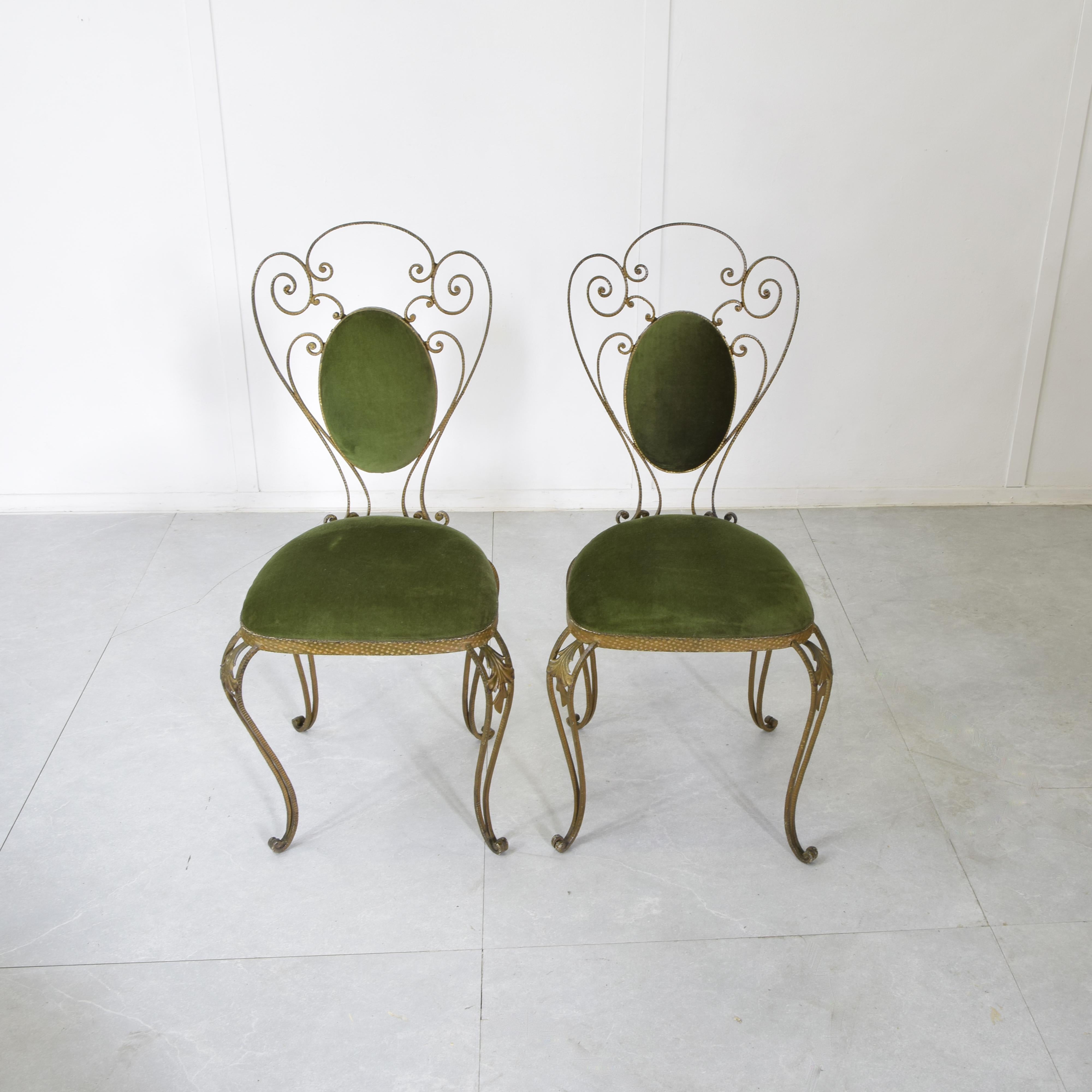 Italian Pier Luigi Colli set de deux chaises en fer forgé et velours 1950s en vente