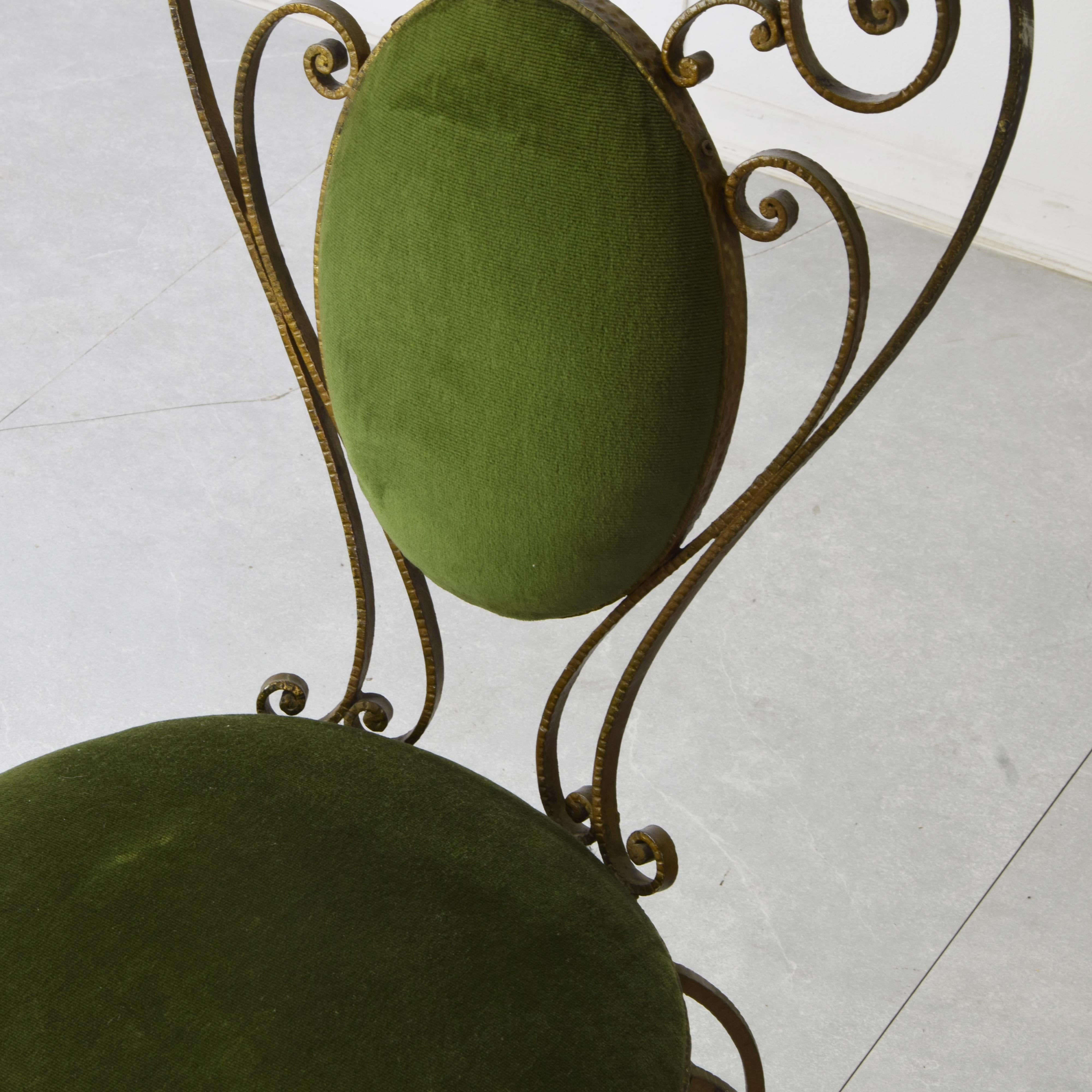 Pier Luigi Colli set de deux chaises en fer forgé et velours 1950s en vente 2