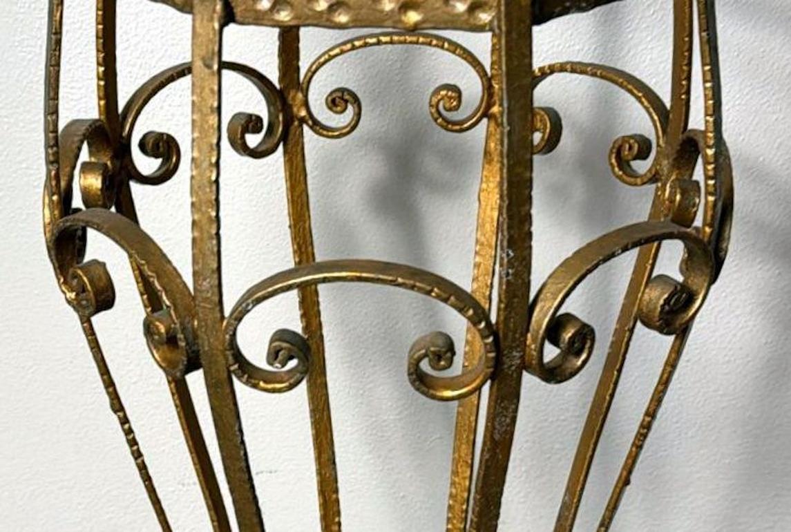 Pier Luigi Colli Style Fer forgé doré Stand Umbrella en vente 5
