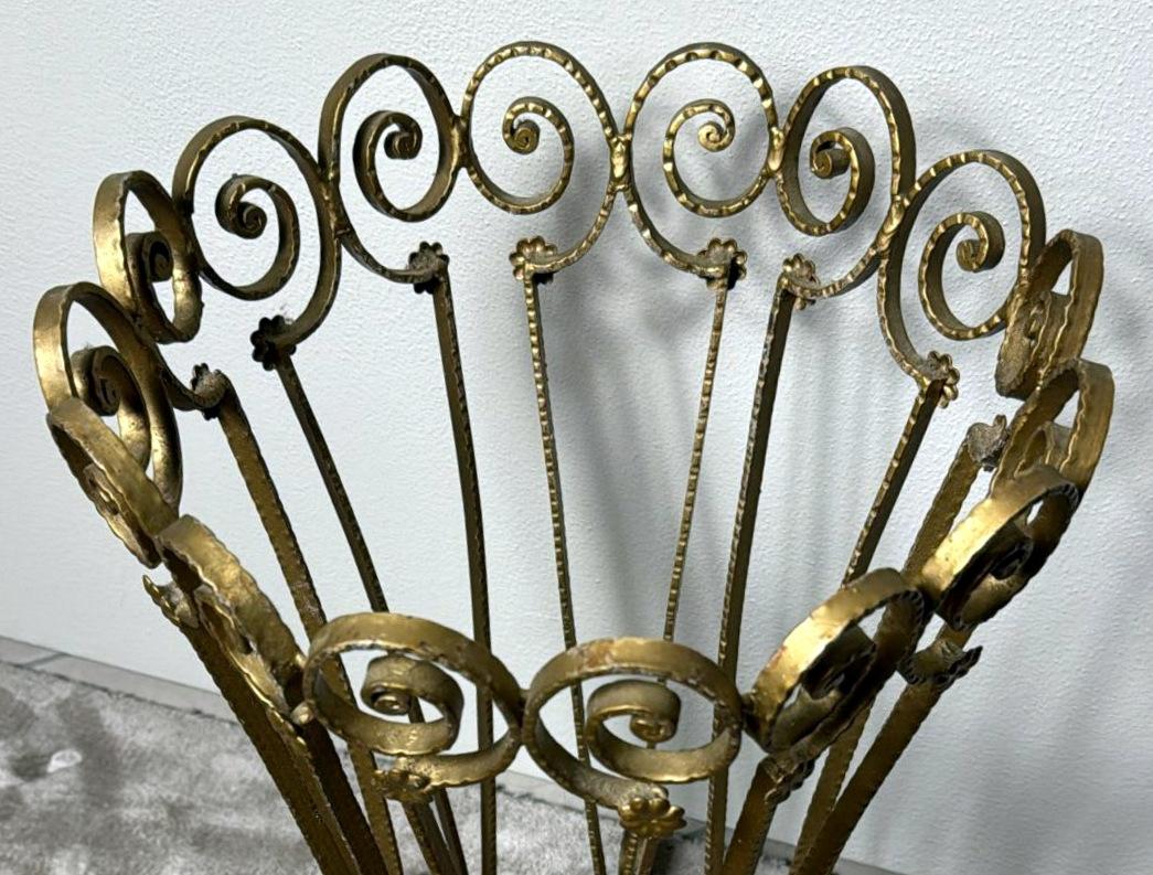 Pier Luigi Colli Style Fer forgé doré Stand Umbrella en vente 7