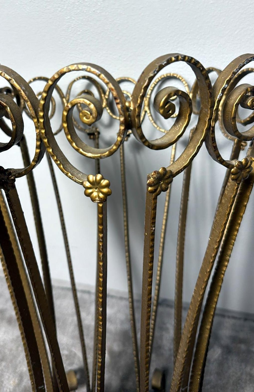 Pier Luigi Colli Style Fer forgé doré Stand Umbrella en vente 10