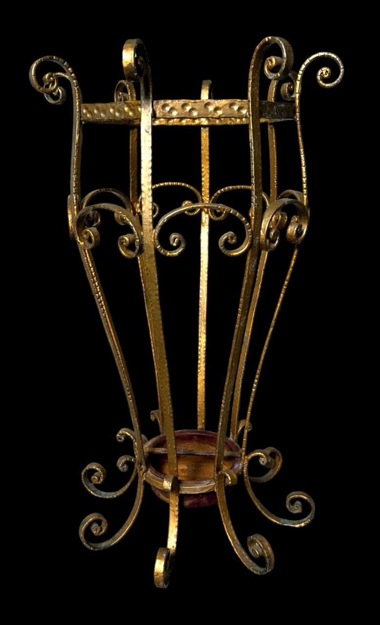italien Pier Luigi Colli Style Fer forgé doré Stand Umbrella en vente