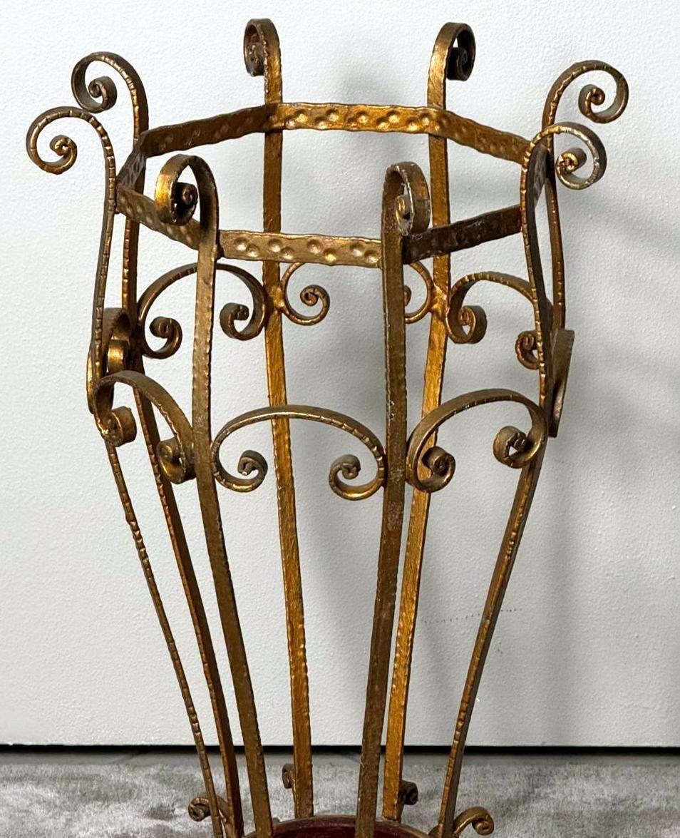 Pier Luigi Colli Style Fer forgé doré Stand Umbrella en vente 2