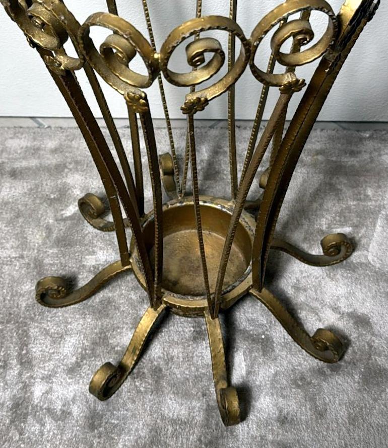 Pier Luigi Colli Style Fer forgé doré Stand Umbrella en vente 2