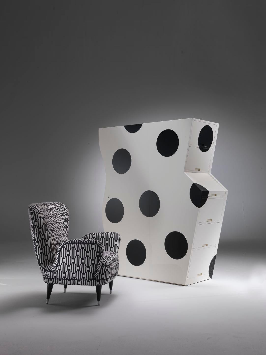 Contemporary PIERA Black & White Armchair In Solid Wood and Covered With Geometric Fabric For Sale