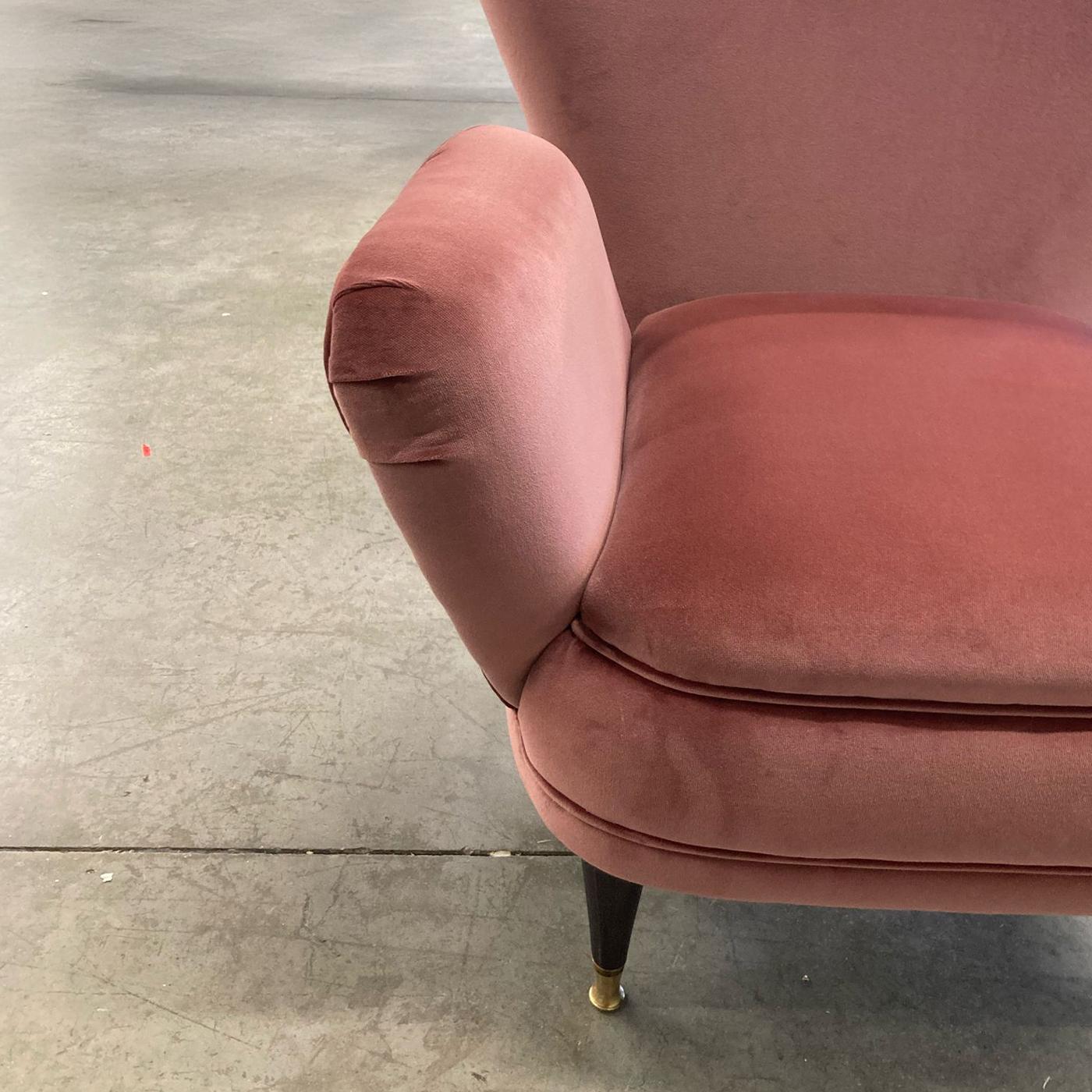 Piera Upholstered Pink Velvet Armchair by Fratelli Boffi In New Condition For Sale In Milan, IT