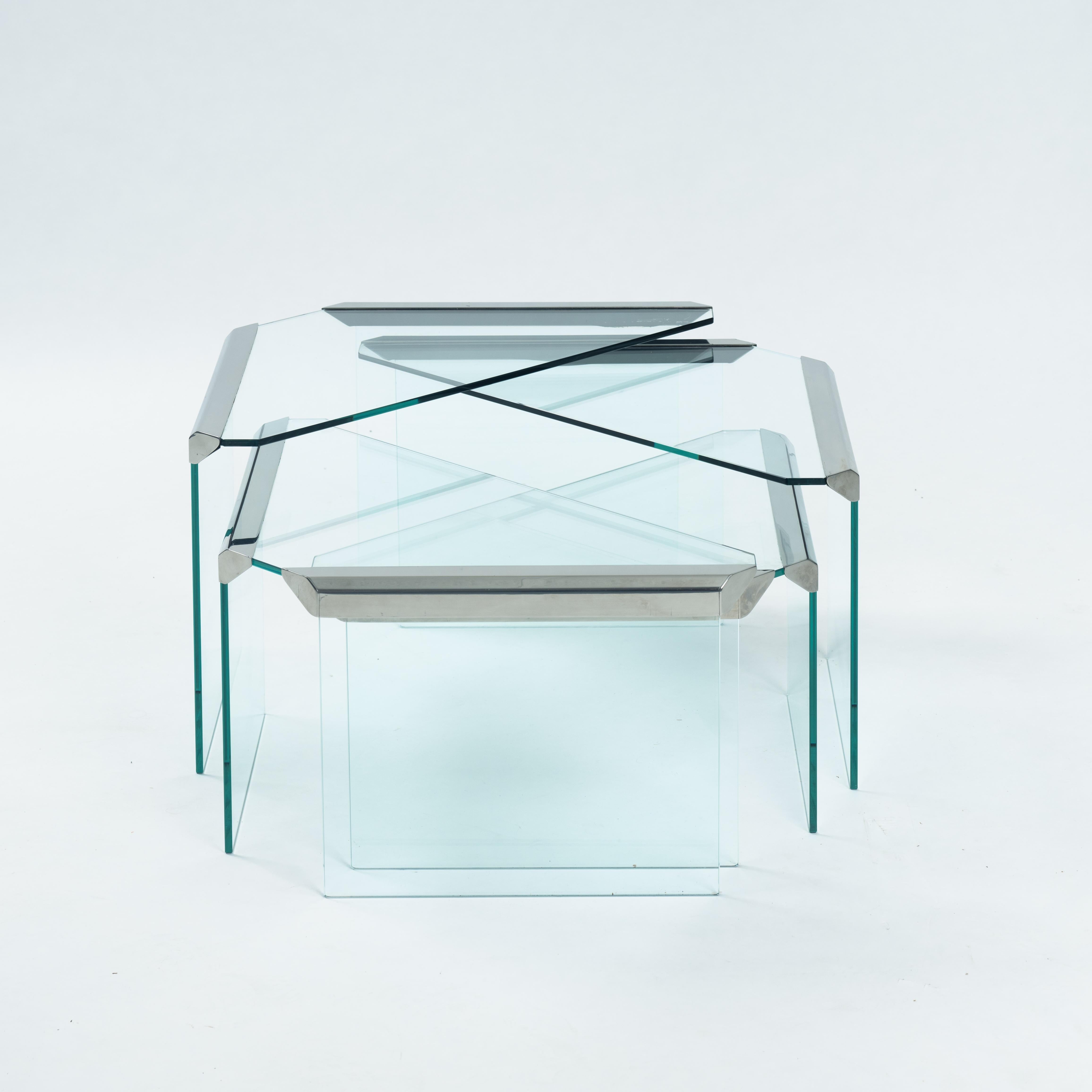 Moderne Schachteltische aus Chrom und Glas von Pierangelo Galotti, Italien 1970er Jahre im Zustand „Hervorragend“ im Angebot in Zevenaar, NL